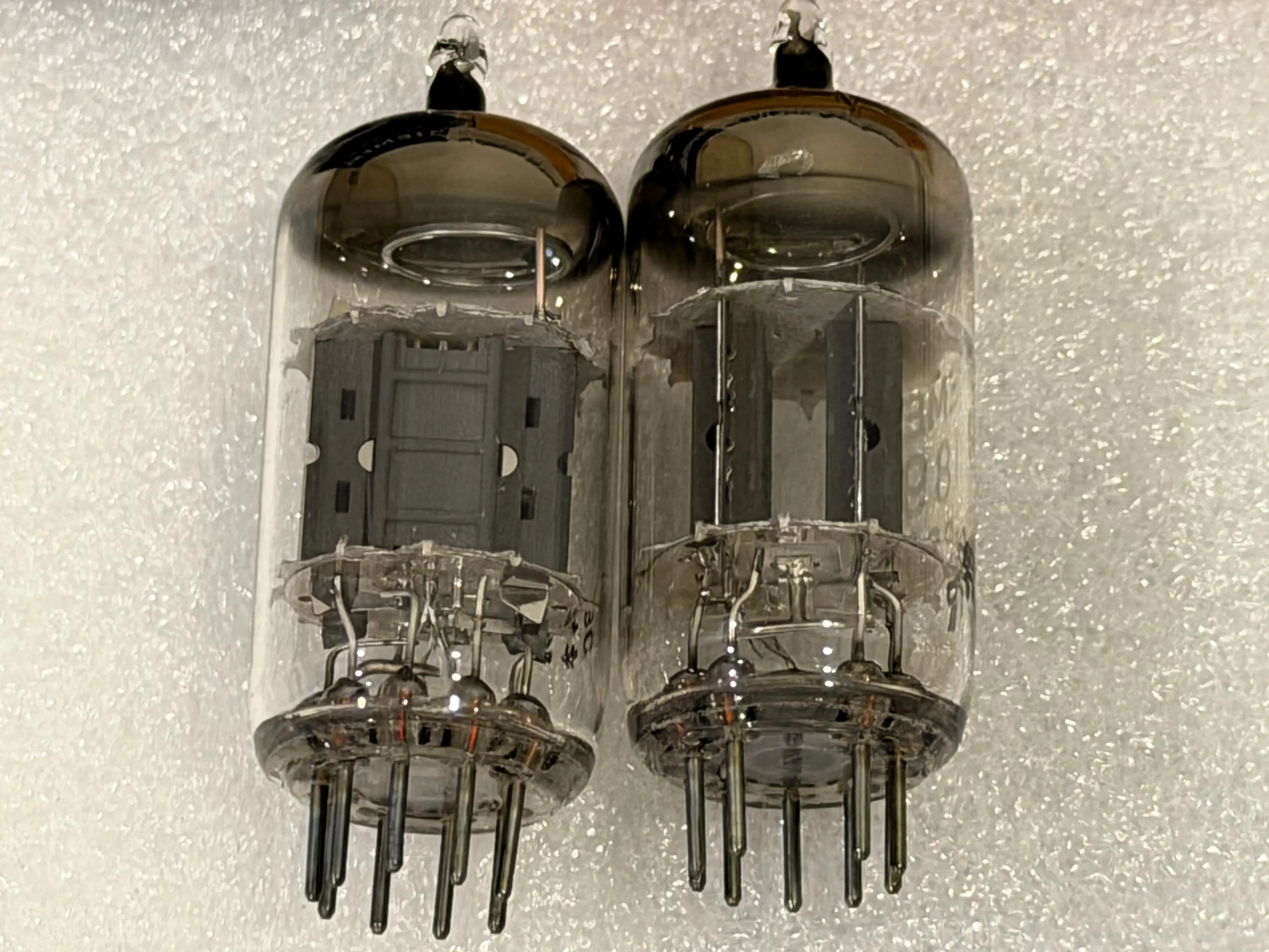 Siemens E82CC / 6189 (ECC82 / 12AU7) Vacuum Tube – NOS