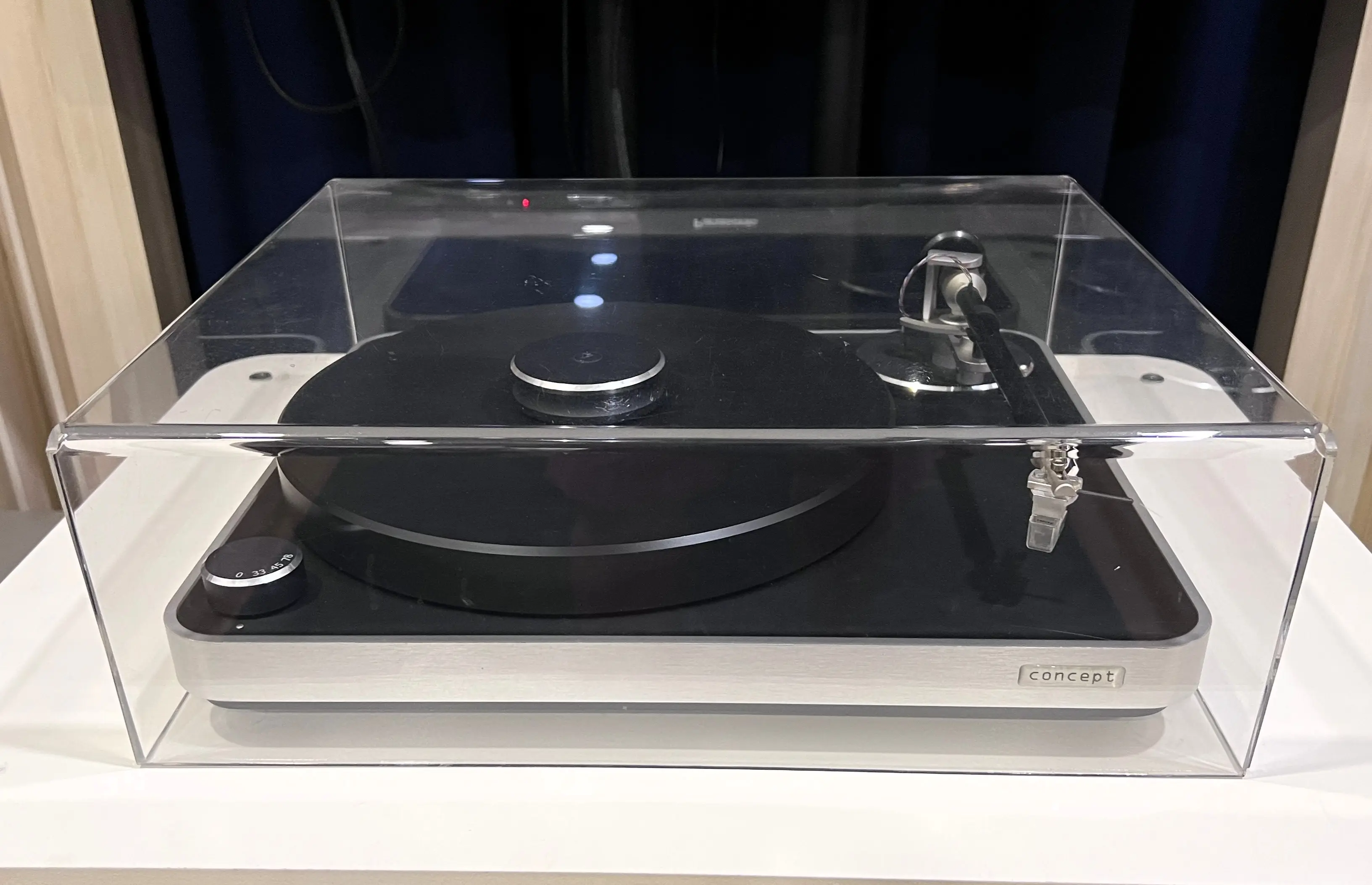 Clearaudio Concept Turntable with Original Concept MM Cartridge
