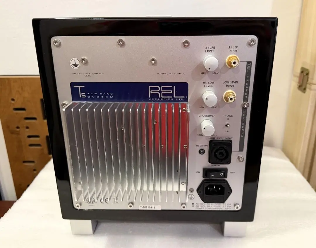 (SOLD) REL Acoustics T5 Active Subwoofer – Piano Gloss Black