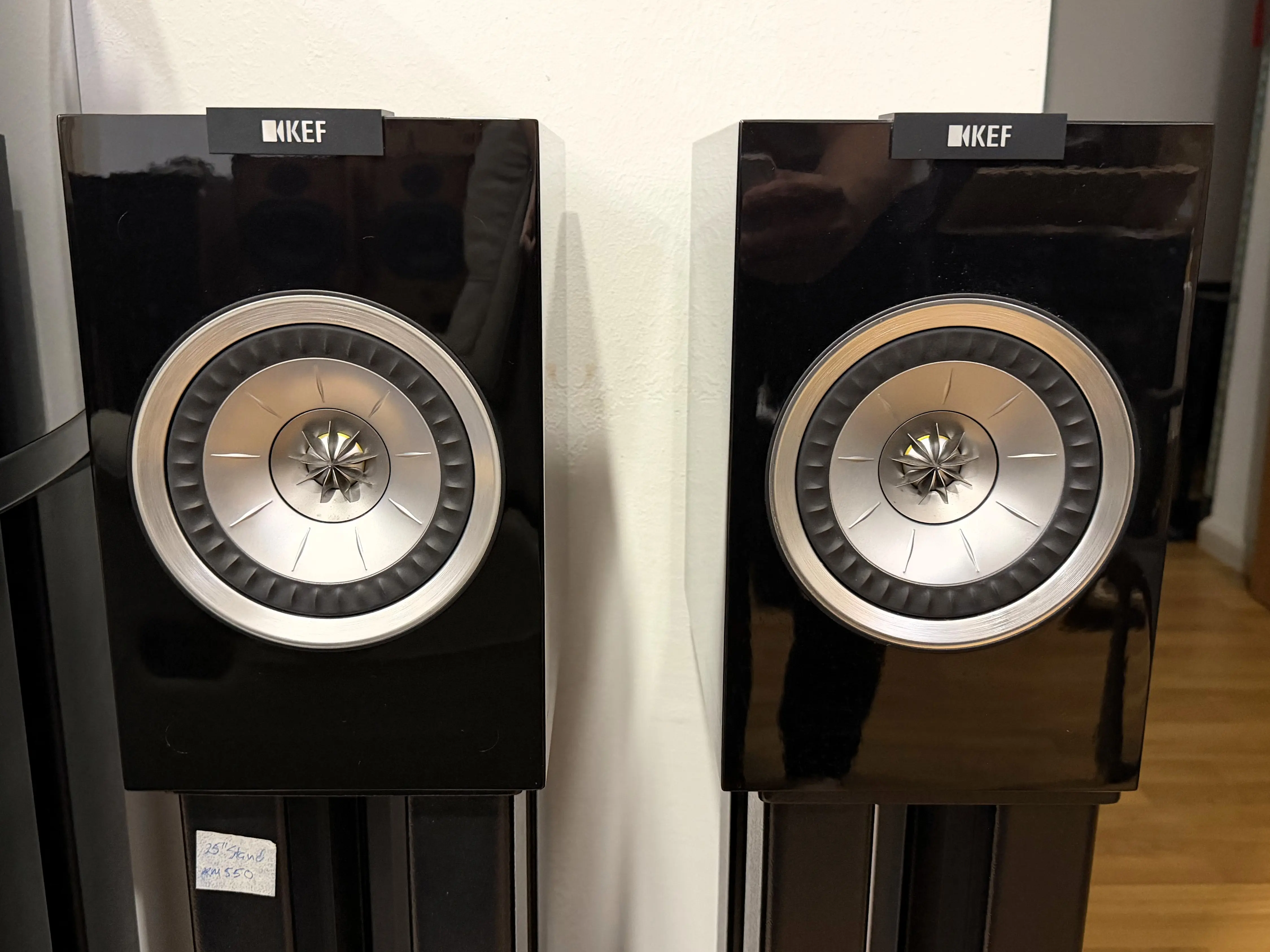 (SOLD) KEF R100 Bookshelf Speaker (R Series – Uni-Q)