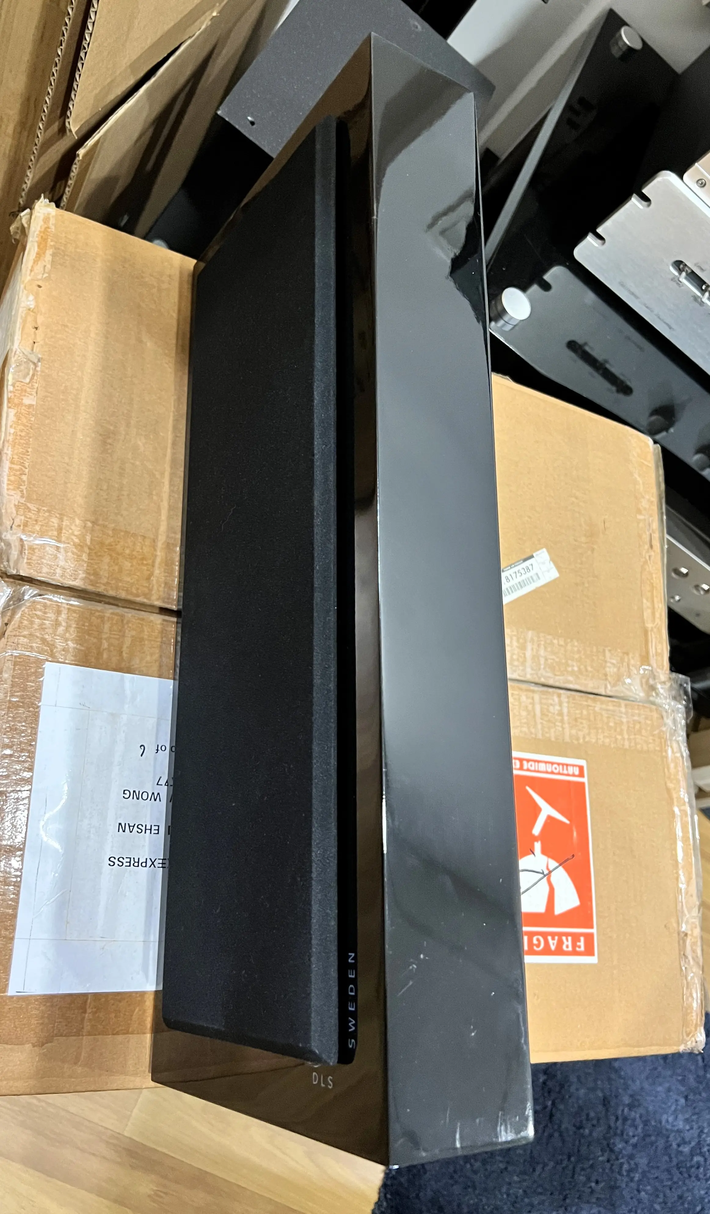 DLS Flatbox Large Speaker in Black Piano Finish