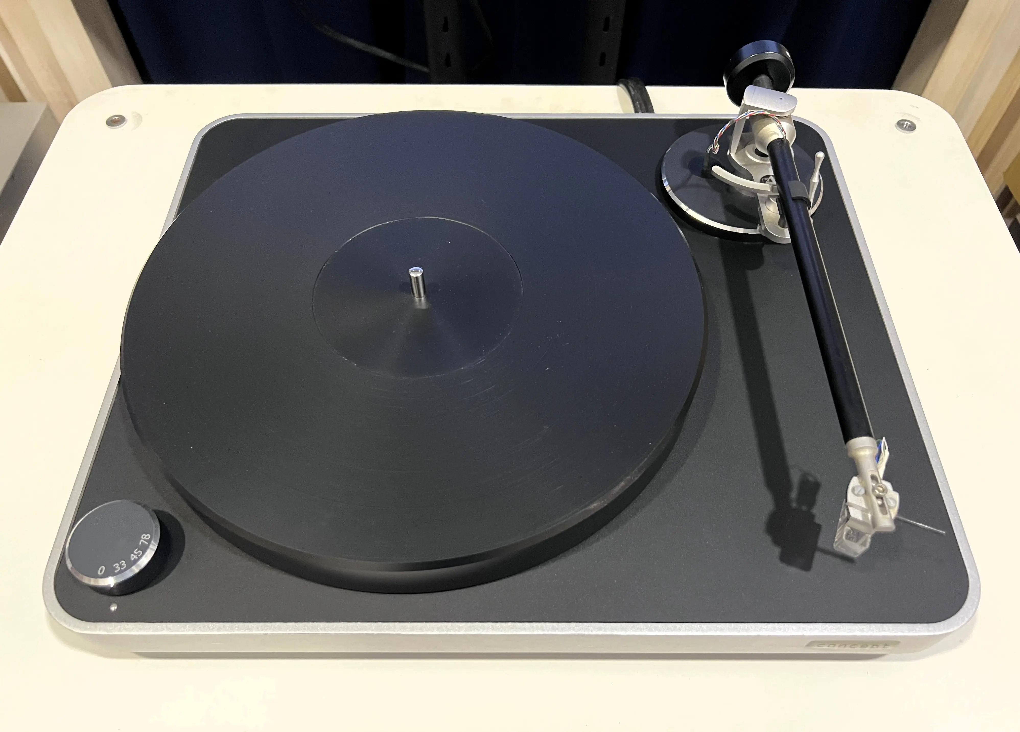 Clearaudio Concept Turntable with Original Concept MM Cartridge