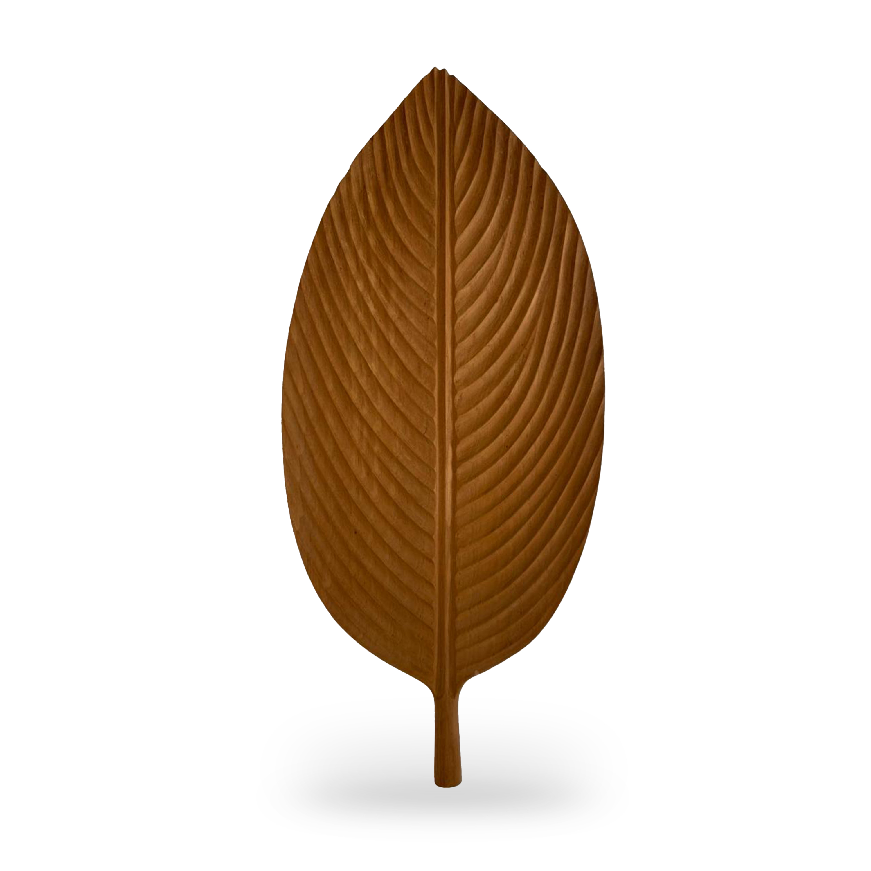 Escultura de hoja en madera