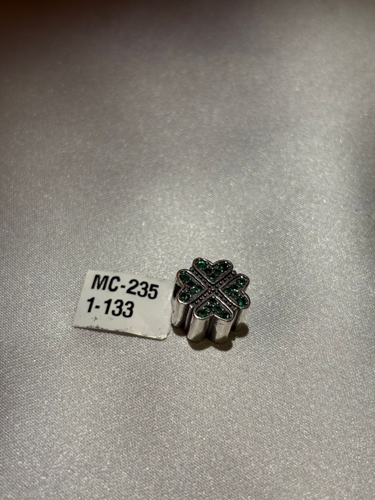 Charm  de Plata - Trébol 