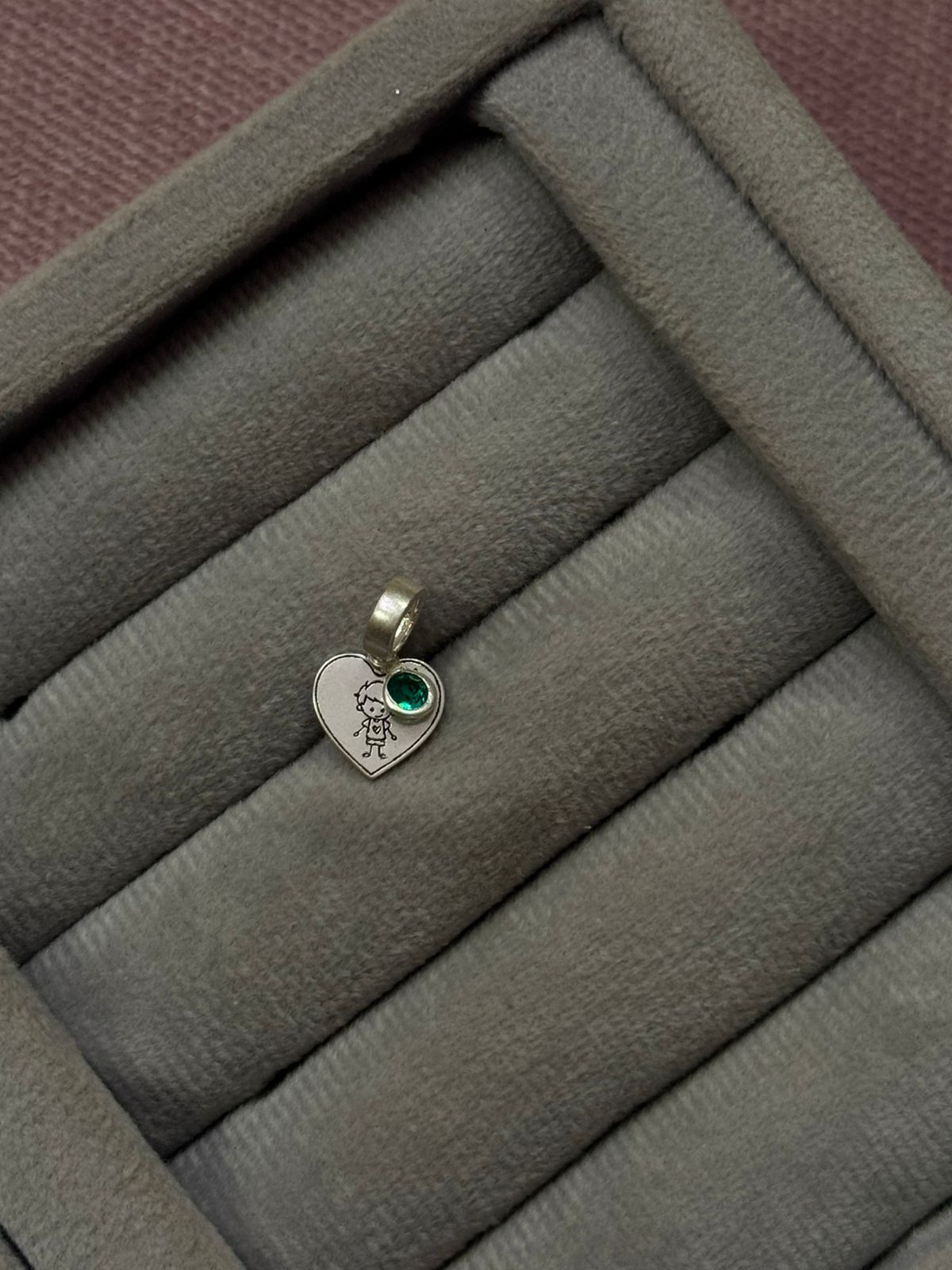 Berloque Coração Menino com Ponto de Luz Verde