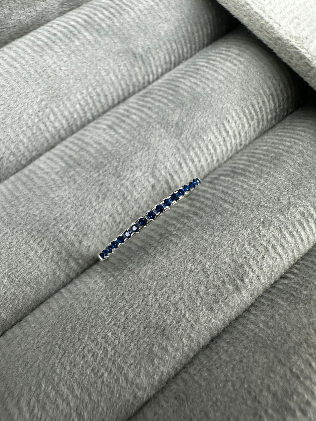 Meia Aliança na Micro Zircônia Azul 