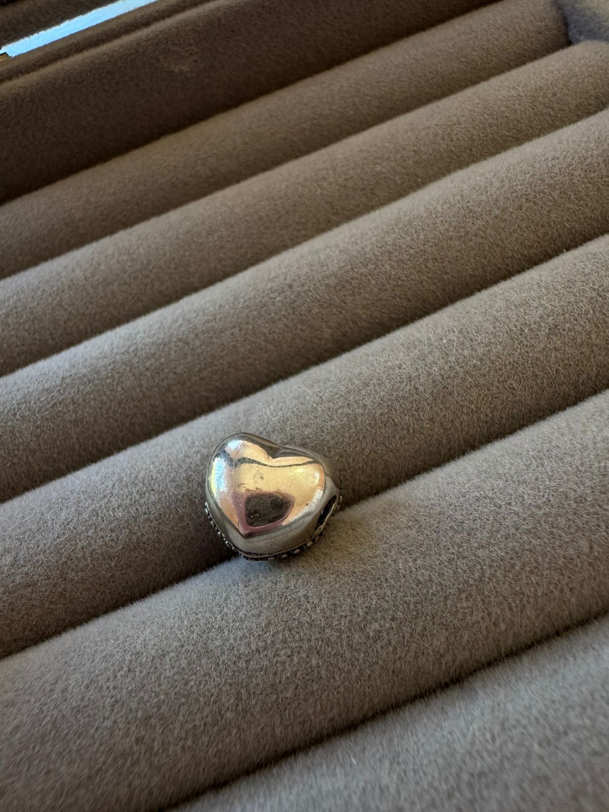 Berloque Trava Coração Cravejado