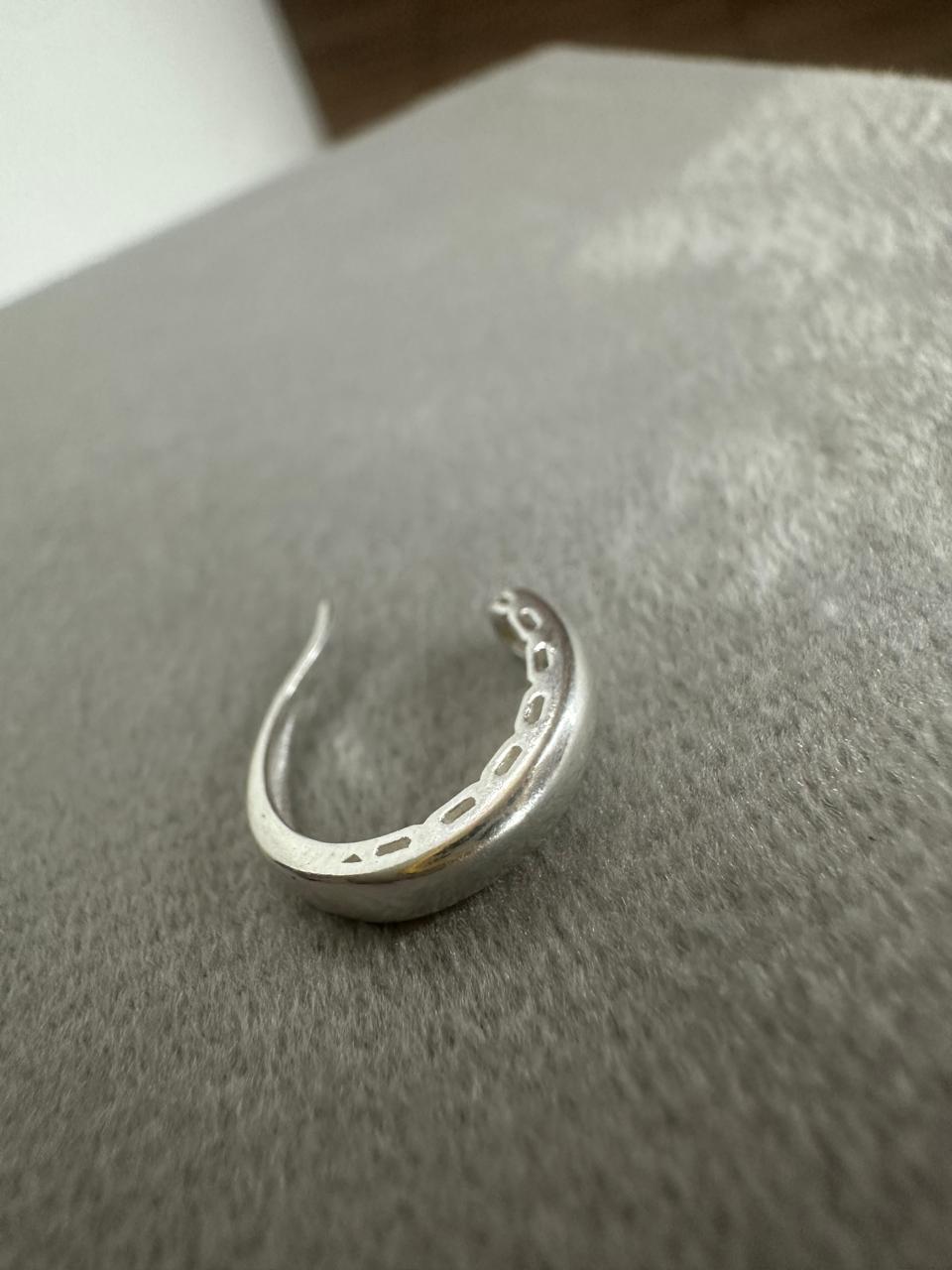 Piercing Fake com Detalhes Vazados