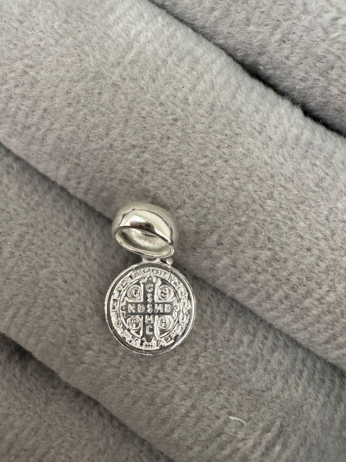 Berloque Medalha São Bento