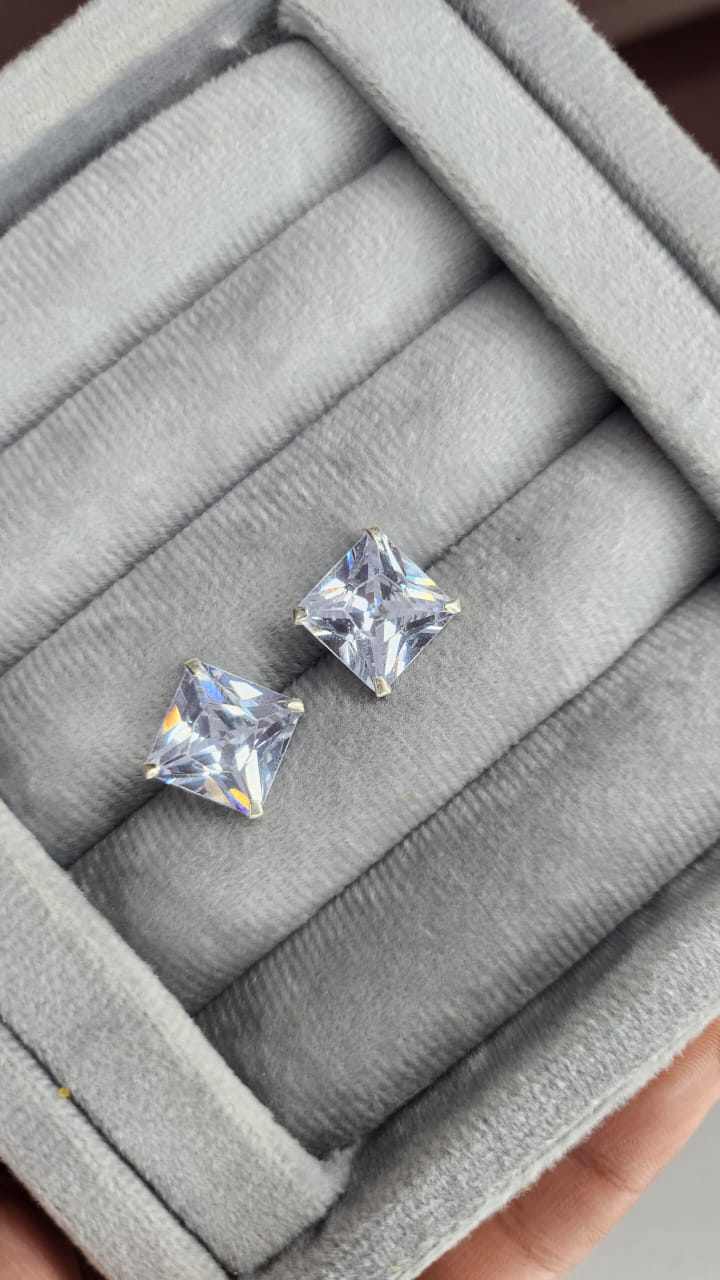 Brinco ponto de luz carré 12mm