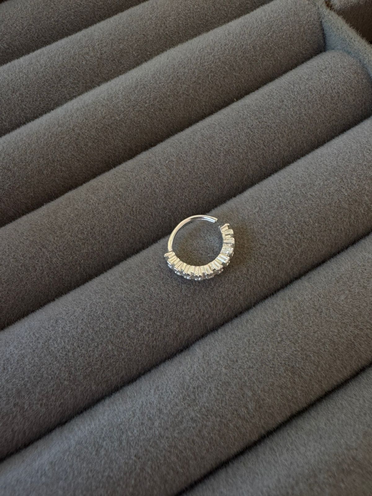 Piercing Argola Cravejada para Helix