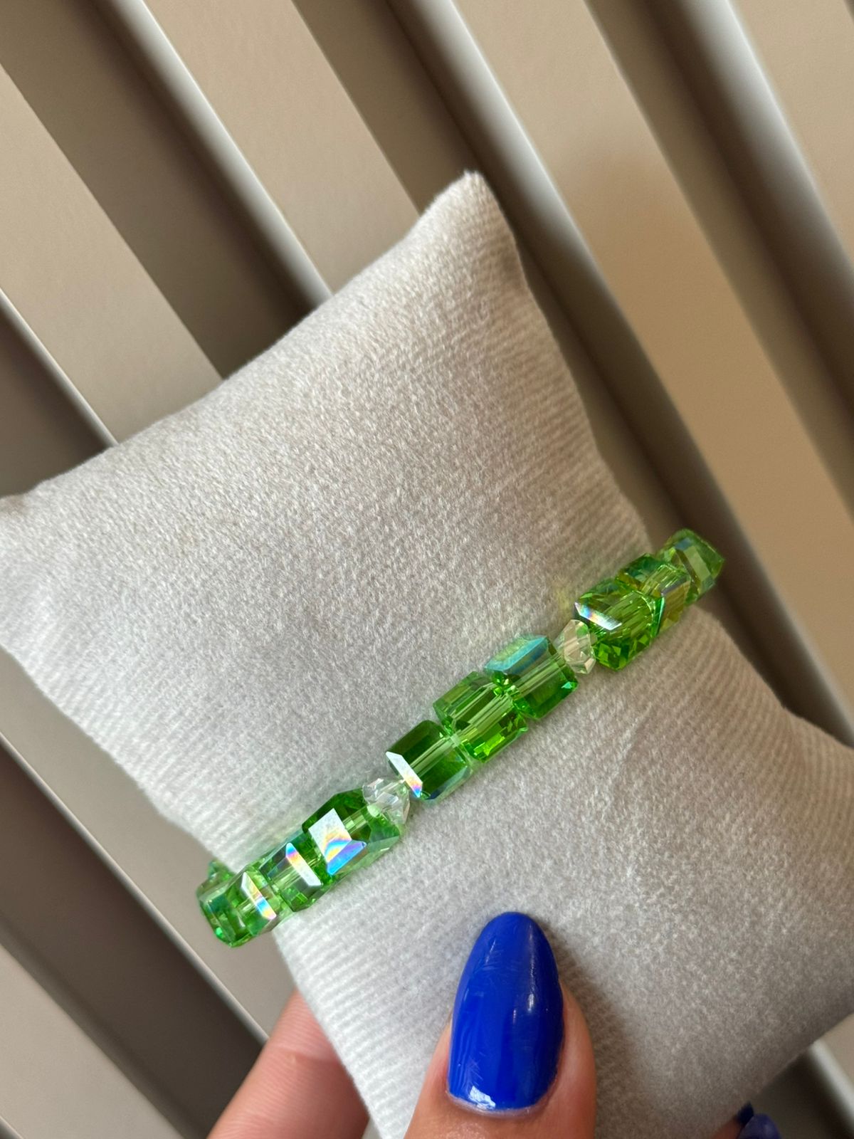 Pulseira com Cristais de Cubo Verde Claro e Cristais