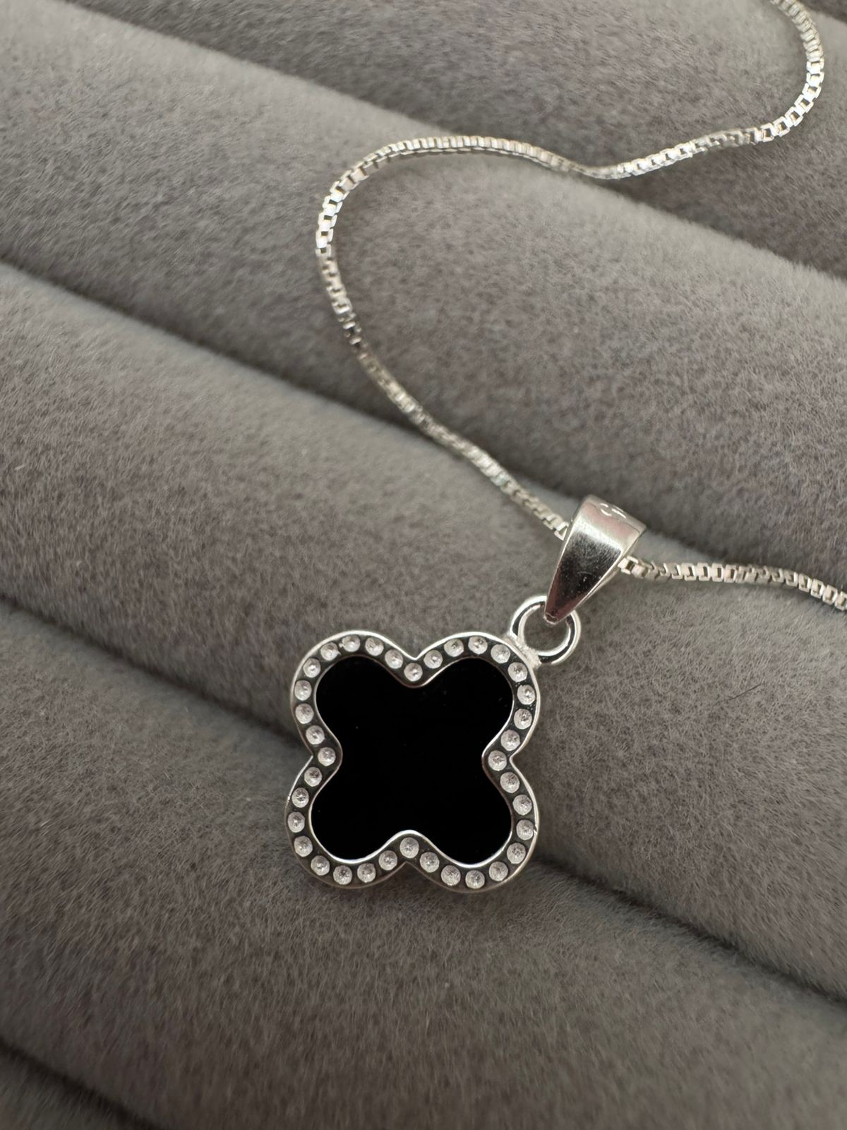 Corrente de Prata 925 com Pingente Trevo V12 10mm 