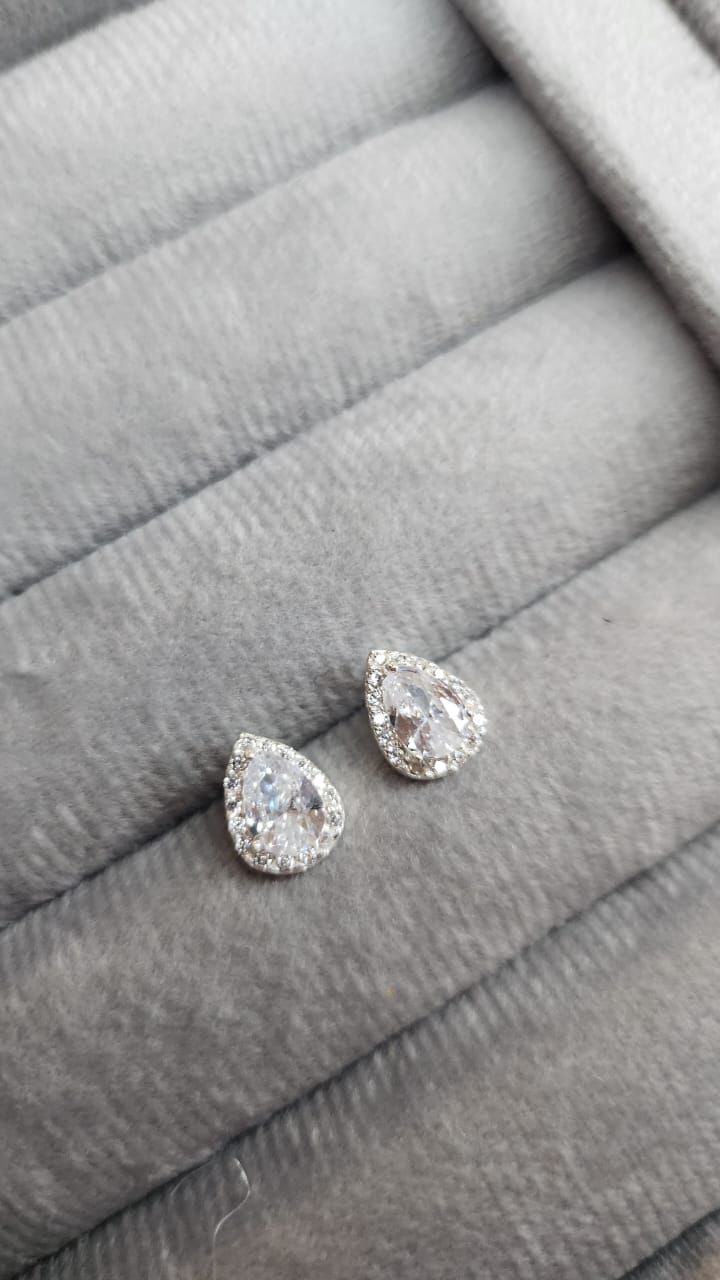 Brinco Gota em Micro Zircônia 