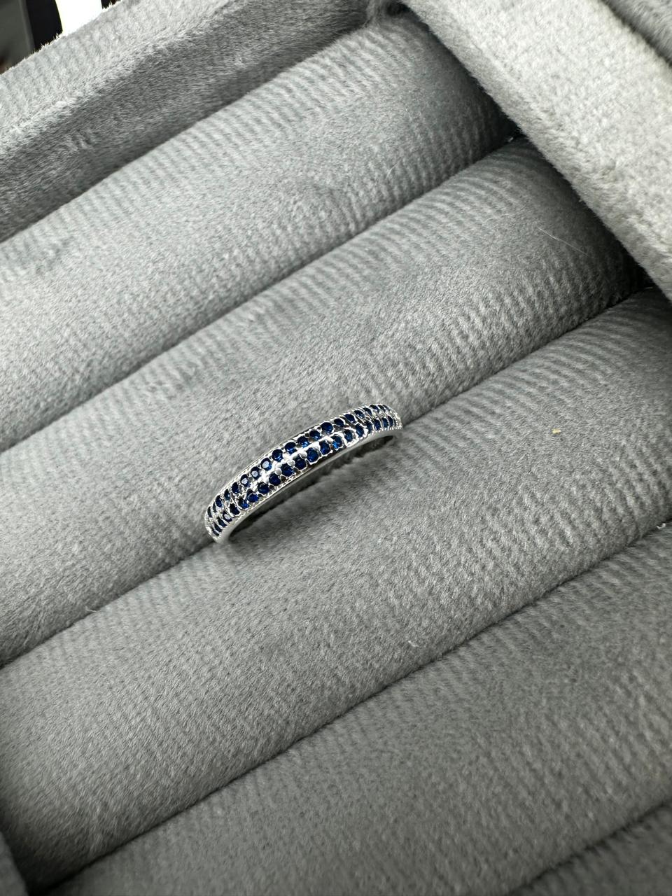 Anel Meia Aliança na Micro Zircônia Azul 