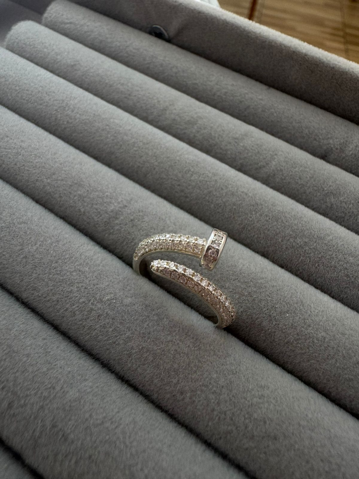 Anel Prego na Micro Zircônia Regulável