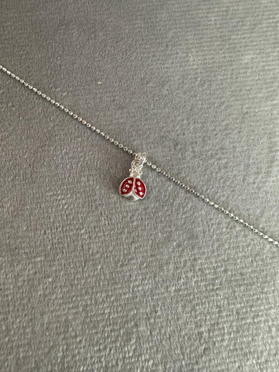 Pulseira Infantil com Pingente de Joaninha