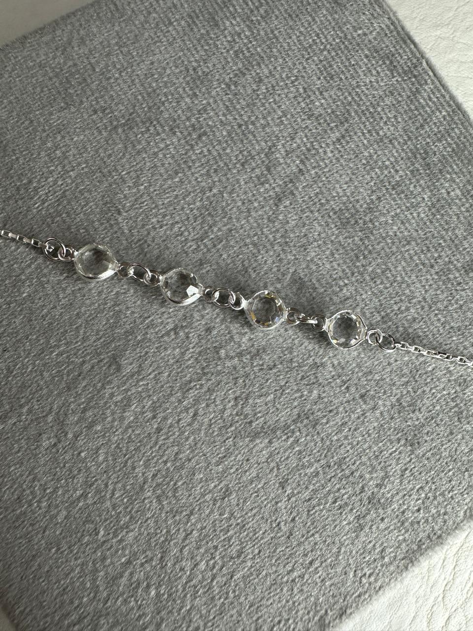 Pulseira com Zircônias Cristais