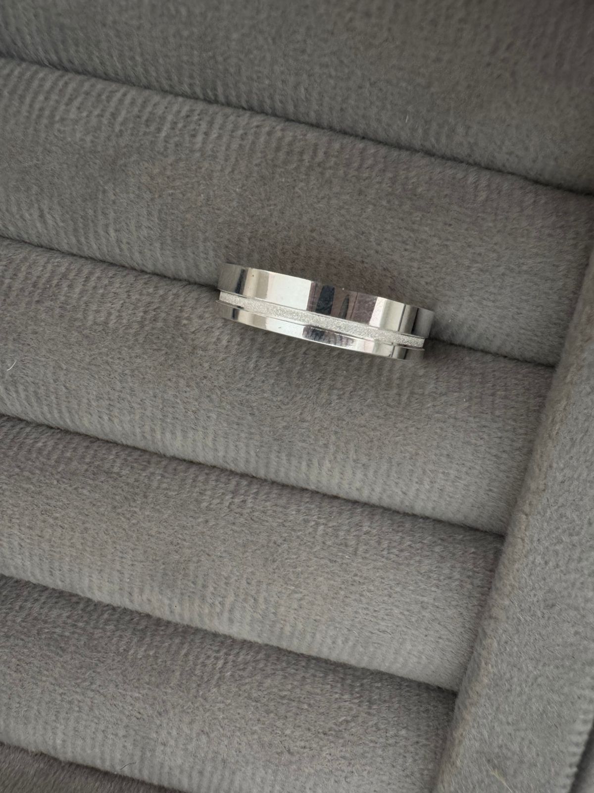 Aliança de Prata 925 com Friso Diamantado 5mm 