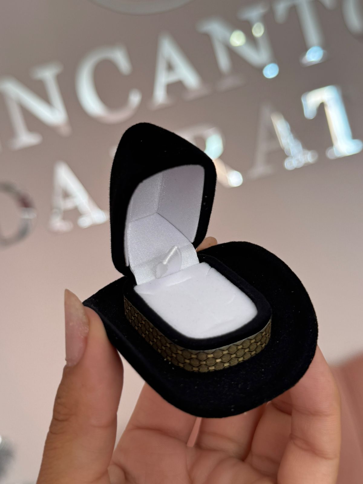 Caixinha de Anel ou Aliança Modelo Chapéu