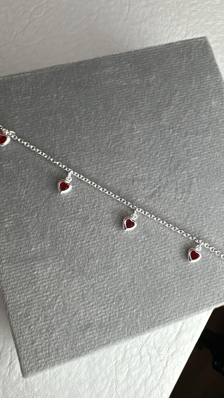 Pulseira Infantil em Corações com Zircônia Vermelha