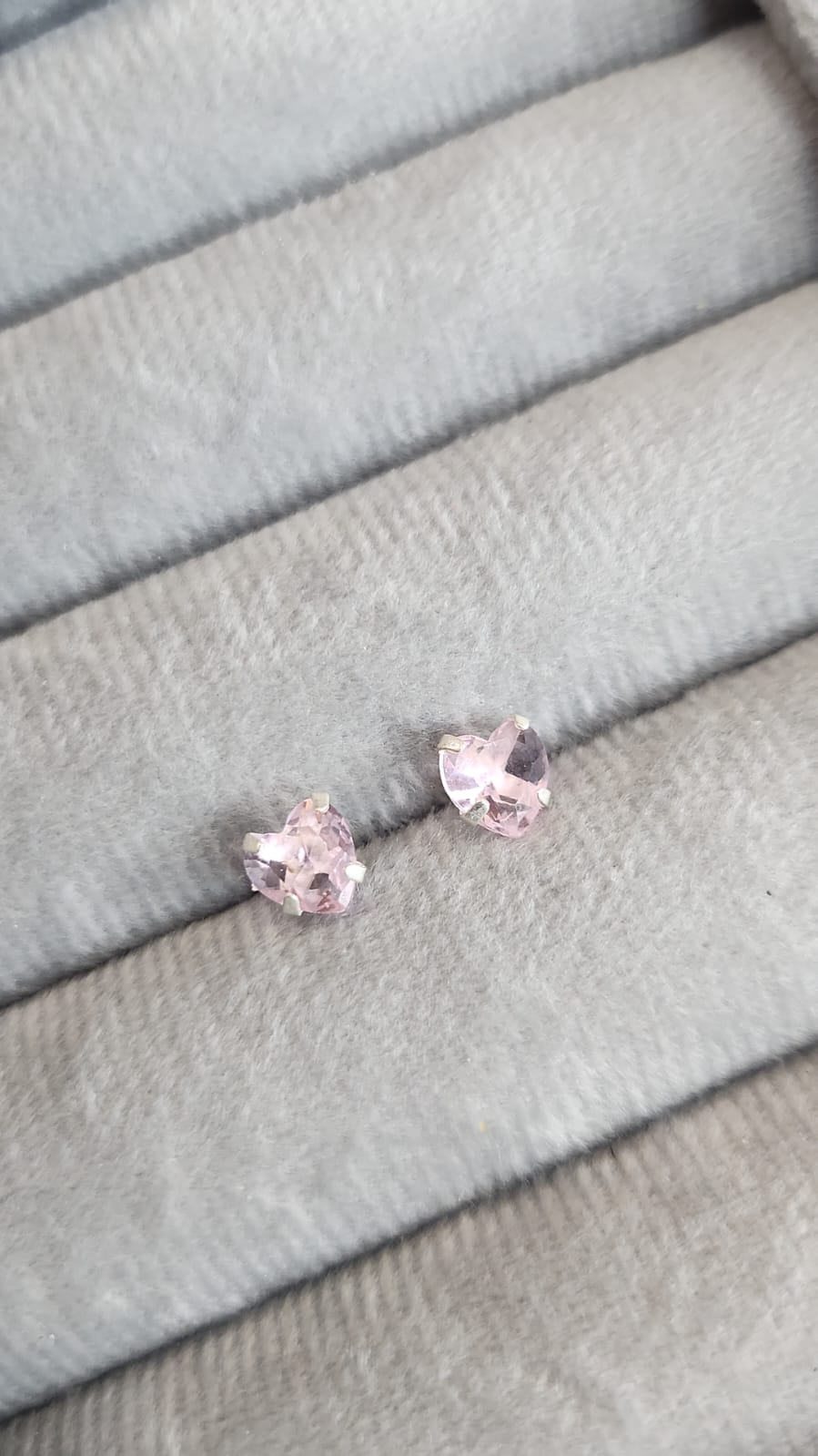 Brinco Ponto Luz Coração Rosa 6mm