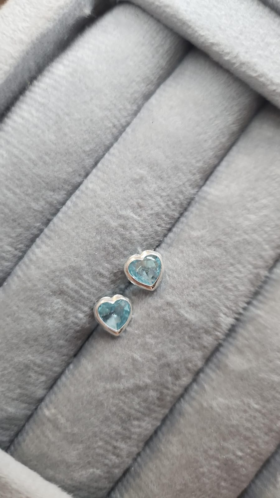 Brinco Coração Na Cravação Inglesa