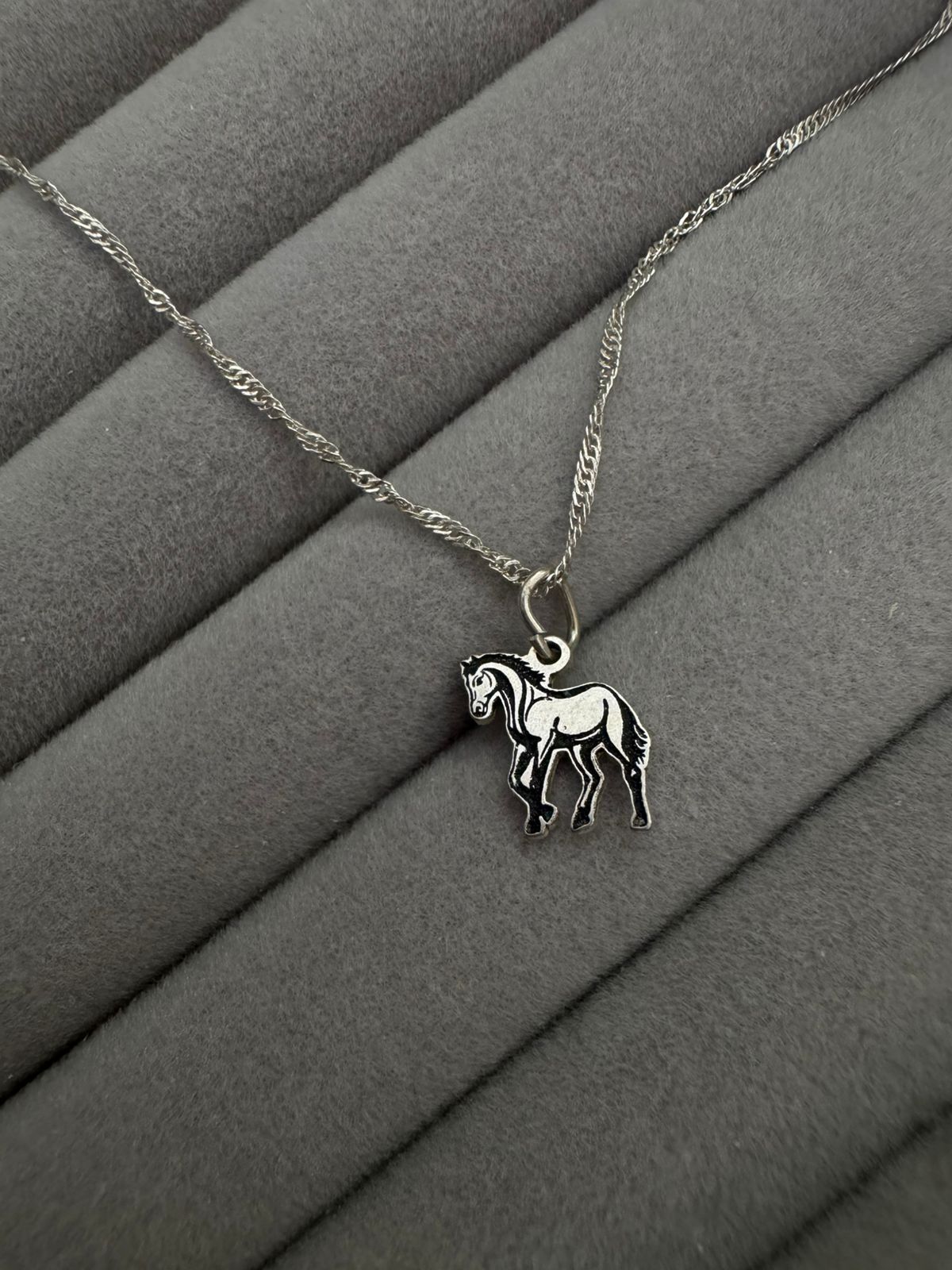 Corrente Singapura - Pingente Cavalo Detalhado