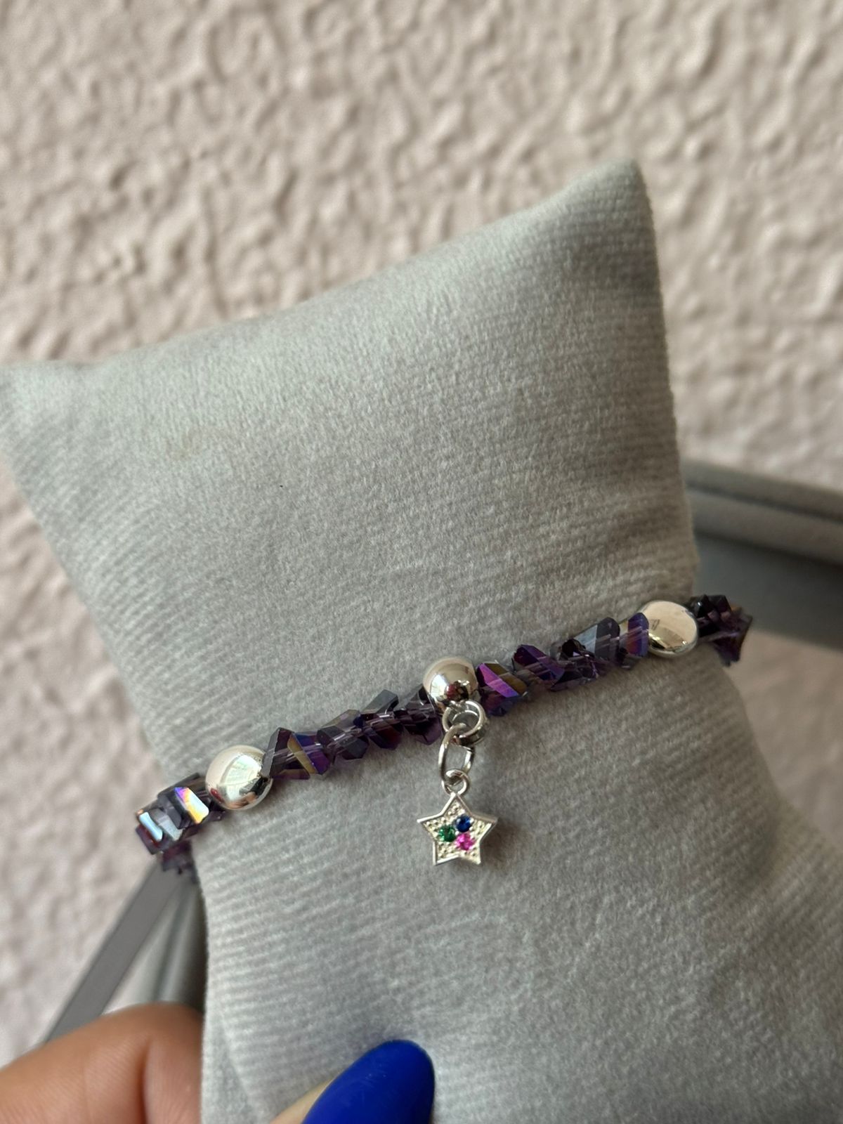 Pulseira de Cristais Roxos com Pingente de Estrela e Zircônias Coloridas