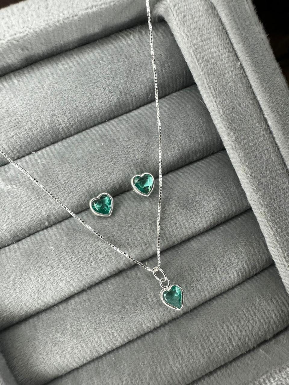 Conjunto Coração Cravação Inglesa Verde Claro