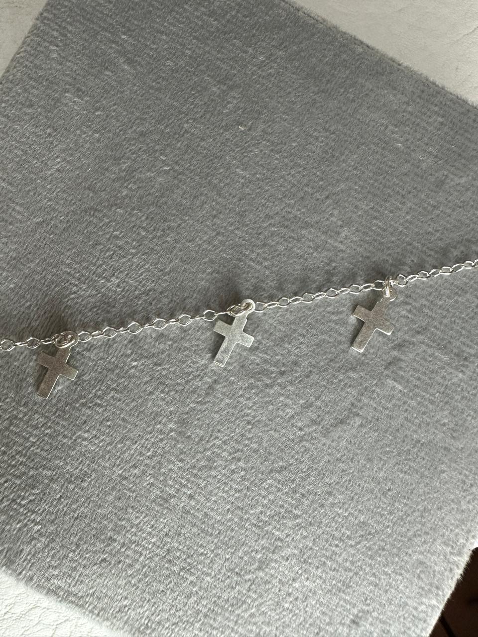 Pulseira com Cruz Pendurada