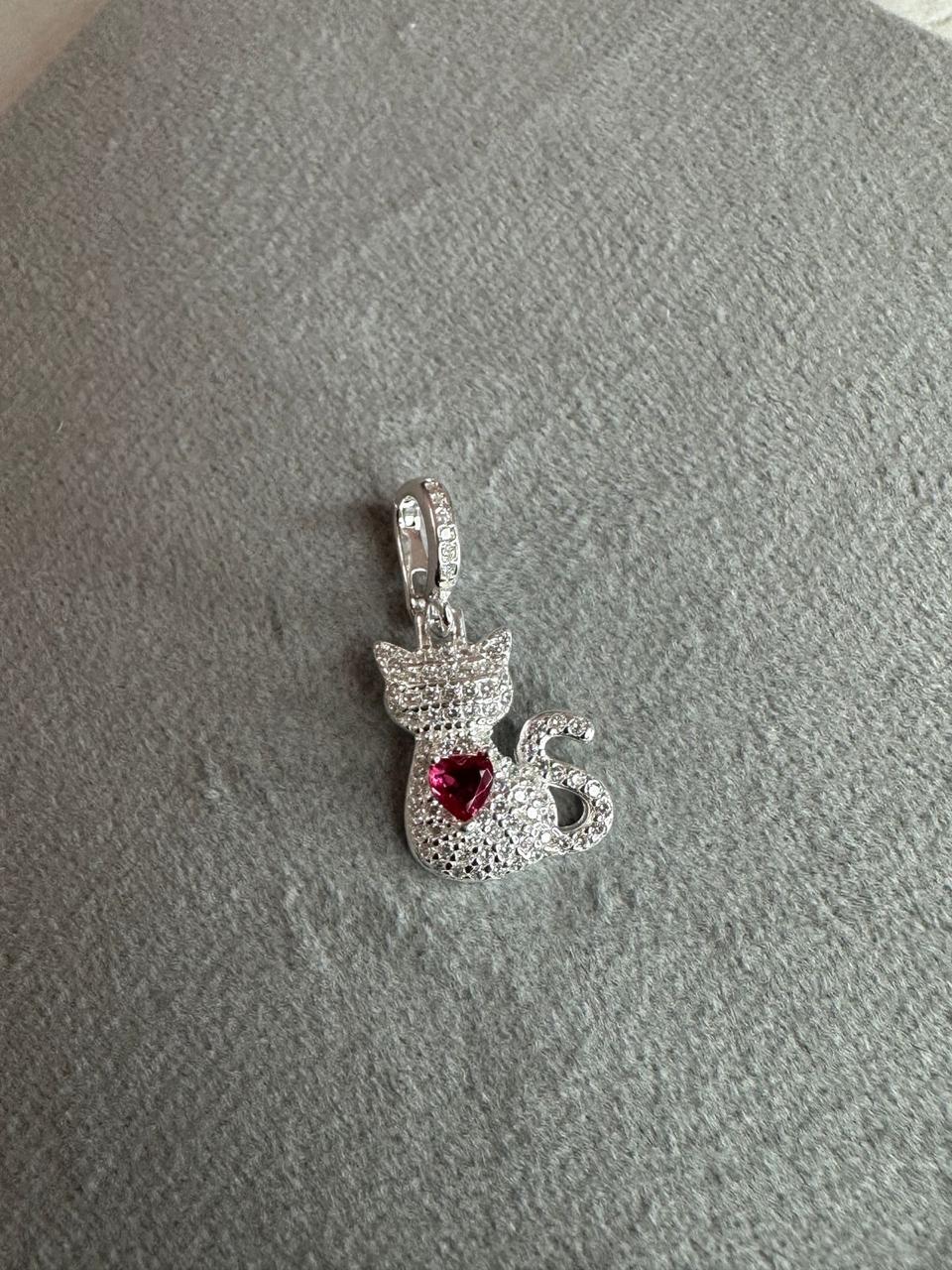 Pingente Gatinha com Zircônias Cristal e Rosa