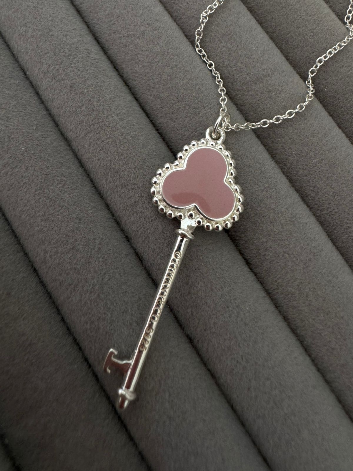 Colar Inspiração Tiffany & Co. Chave 