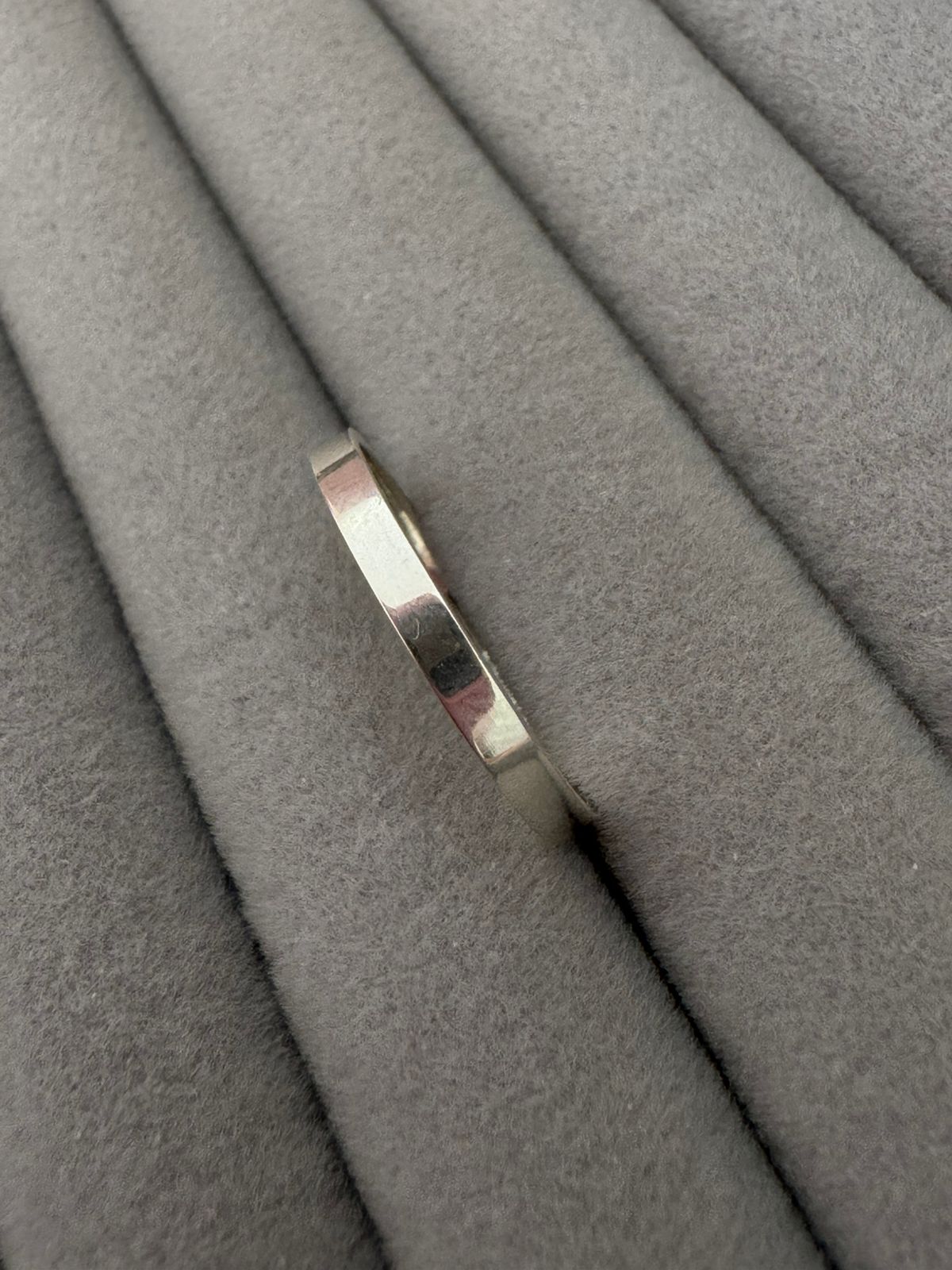 Aliança Quadrada Unitária Lisa 2,5mm de Prata