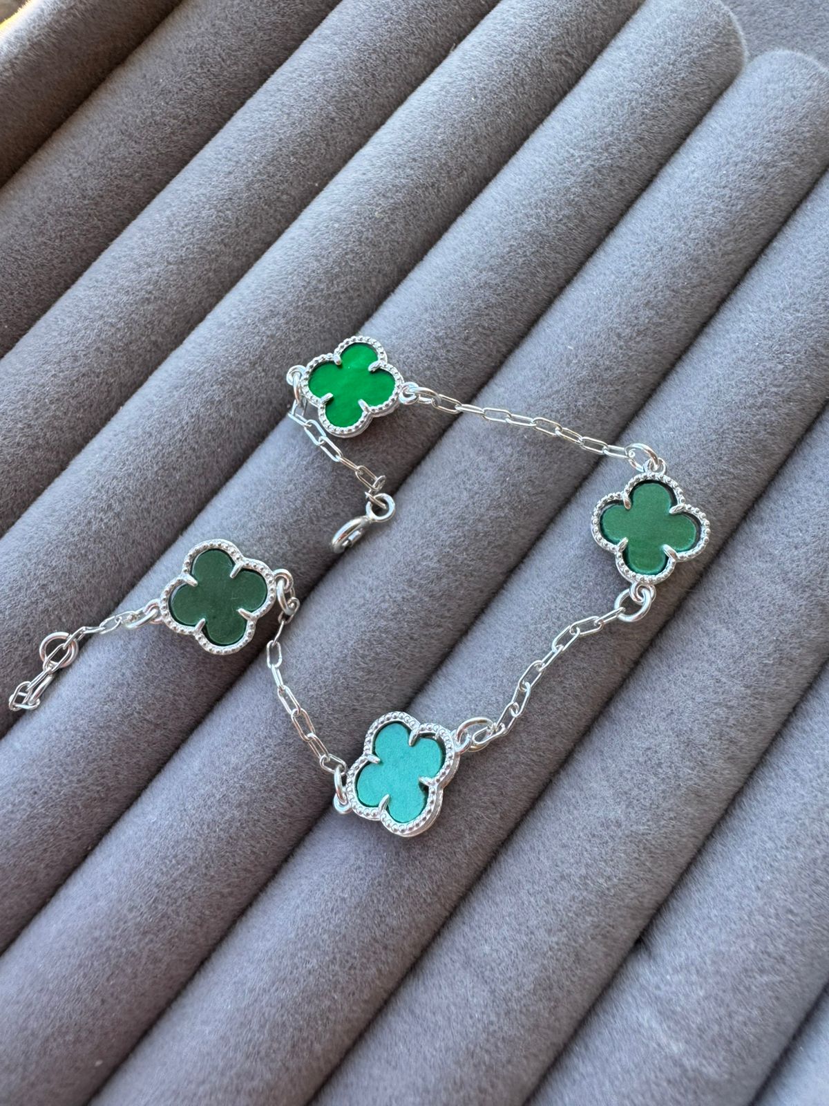 Pulseira 4 Trevos Verde Resinado Misto