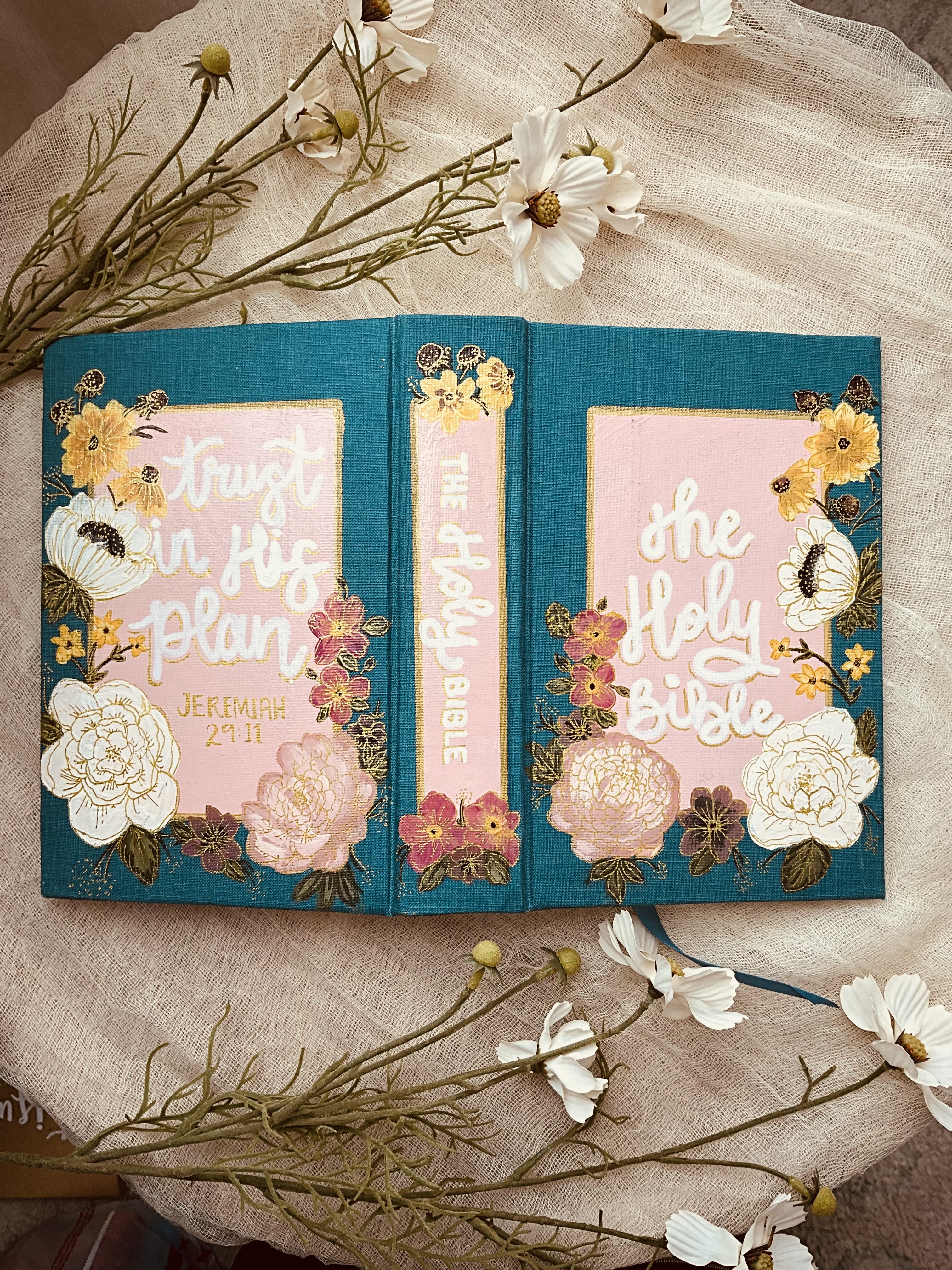 Floral Embellished Holy Bible (NIV Woman’s Study Bible)