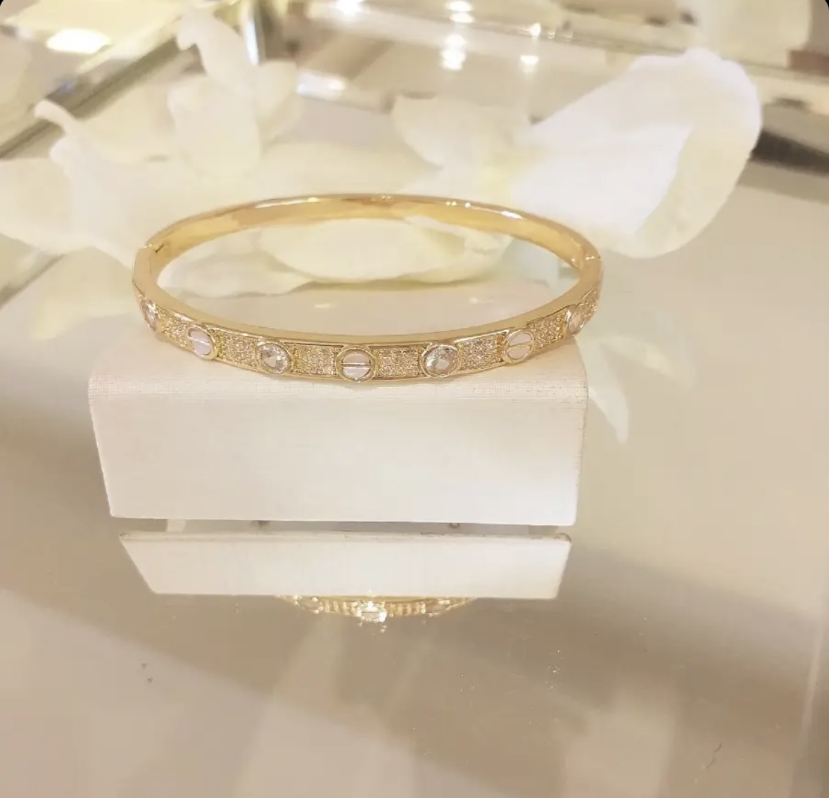 Pulseira com strass trevo