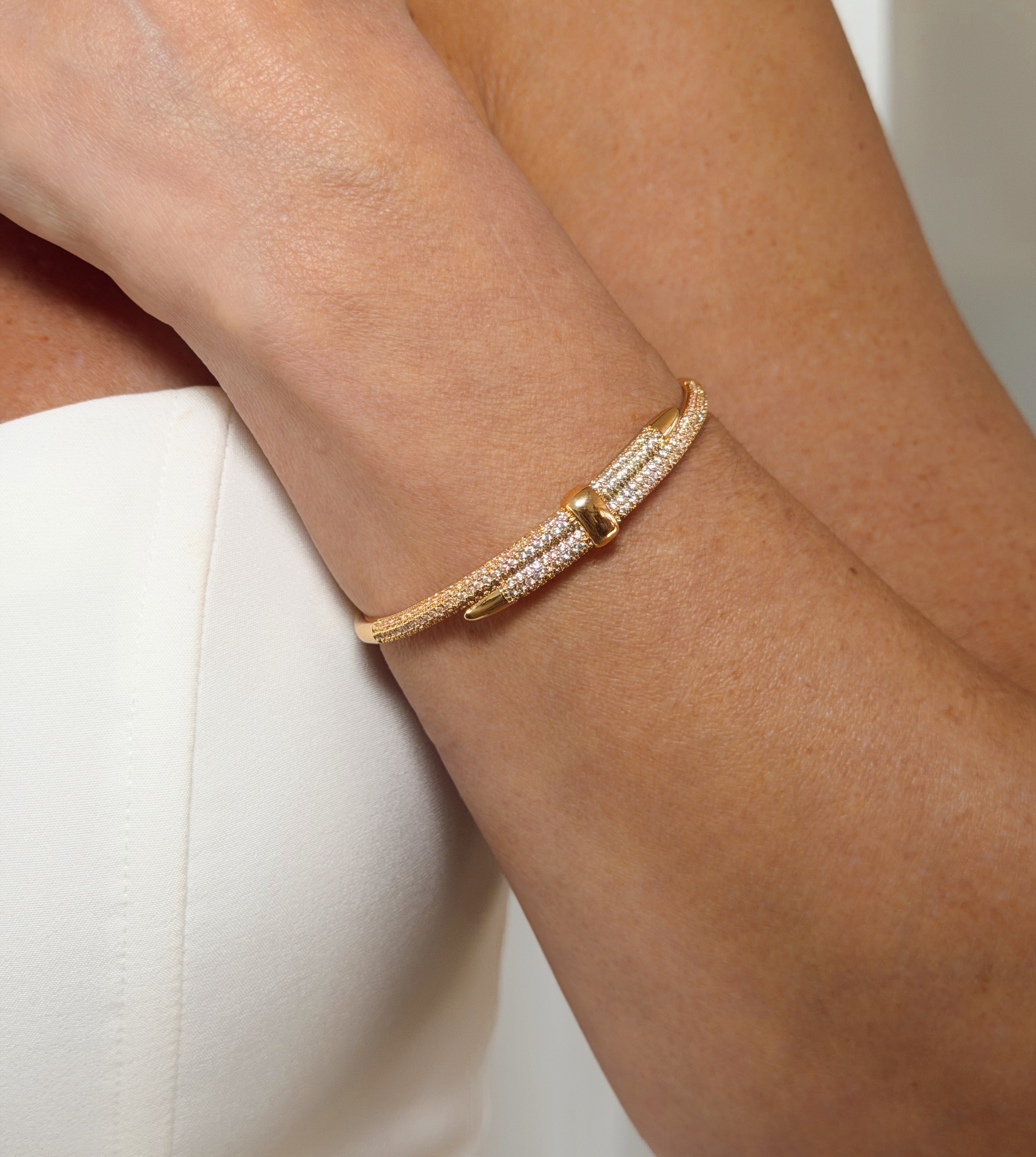 Pulseira Dourada Elegante