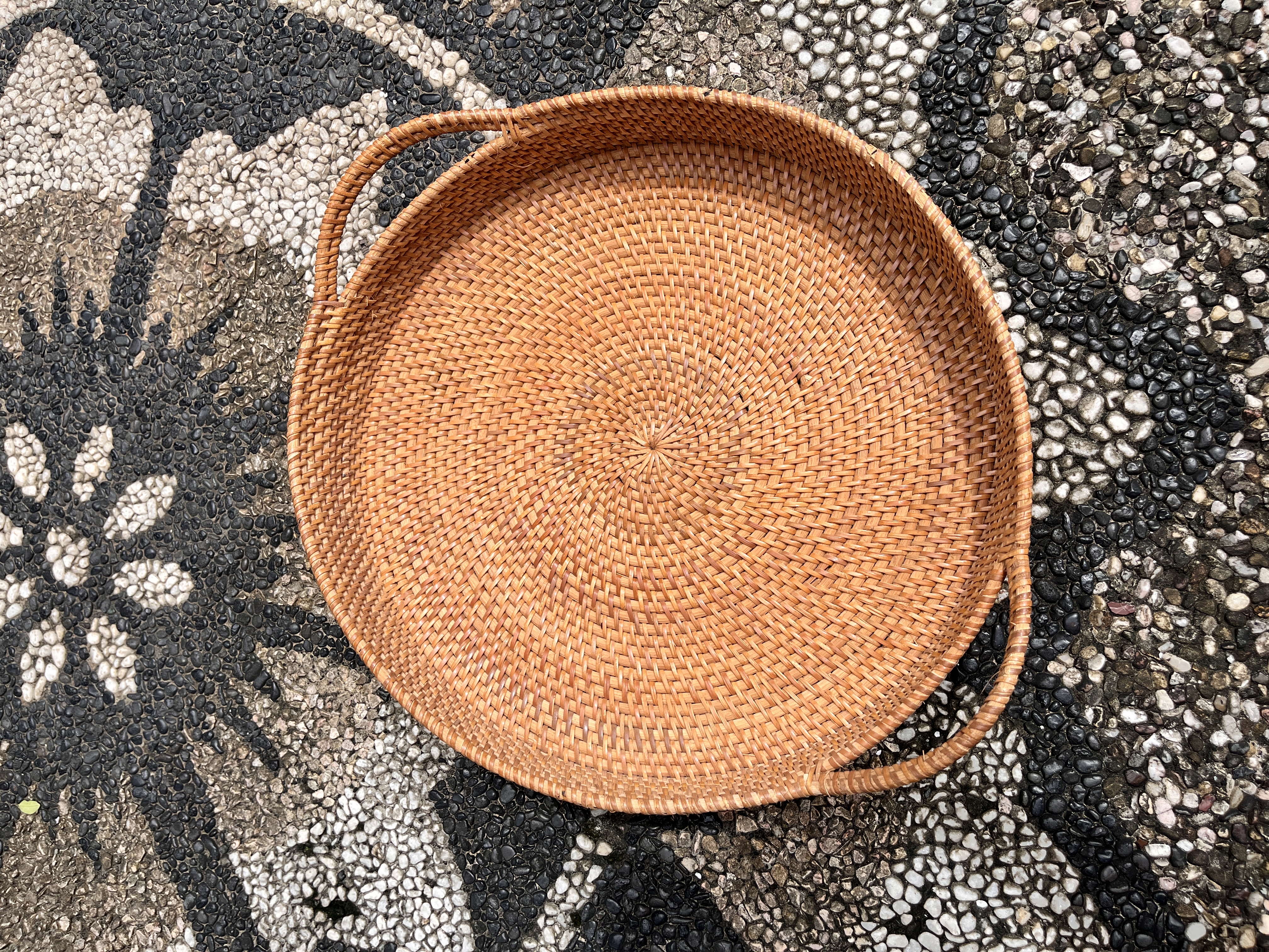 Round Rattan Basket with Holder