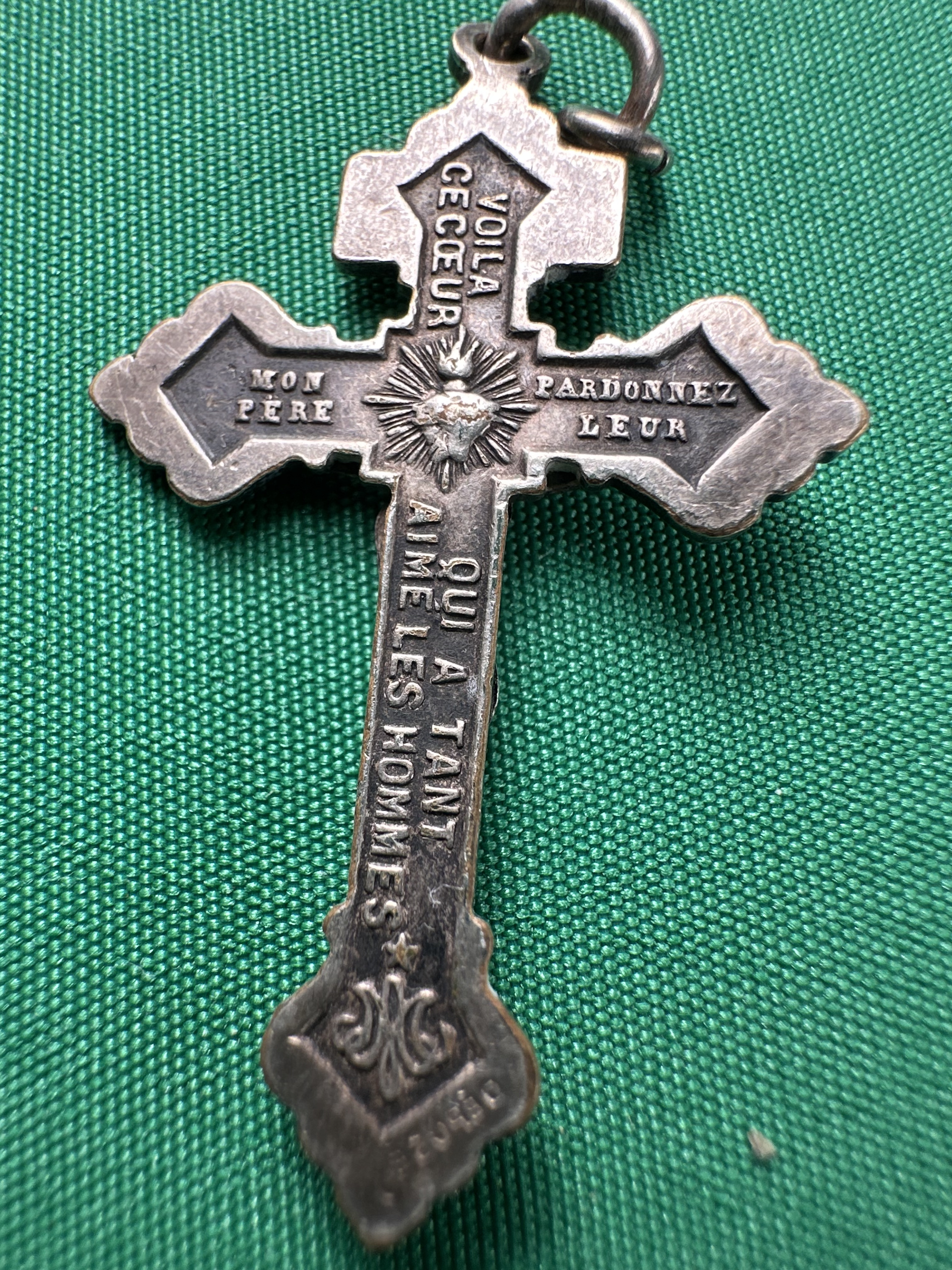 Croix en métal Jésus INRI