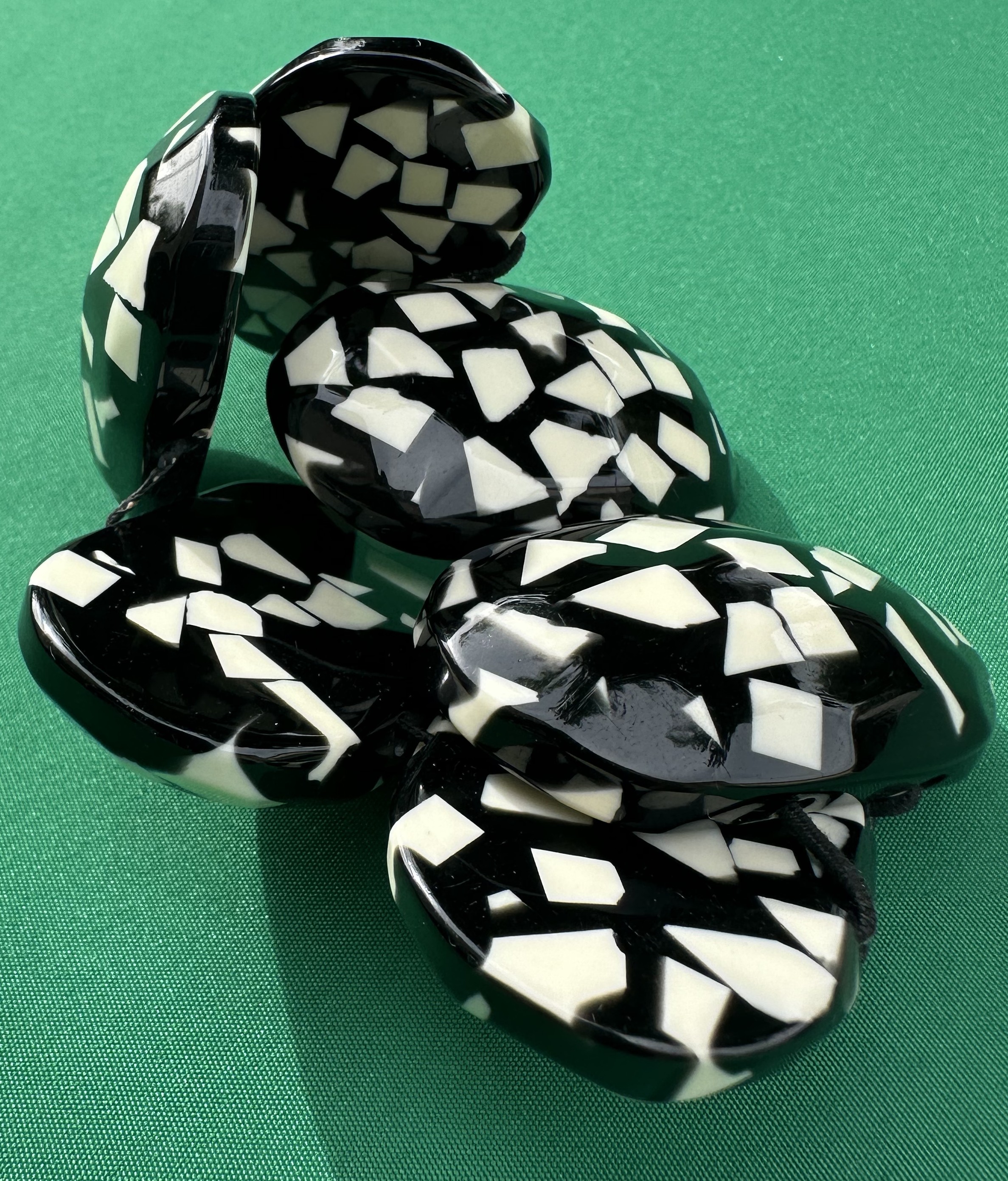 Bracelet large noir et blanc