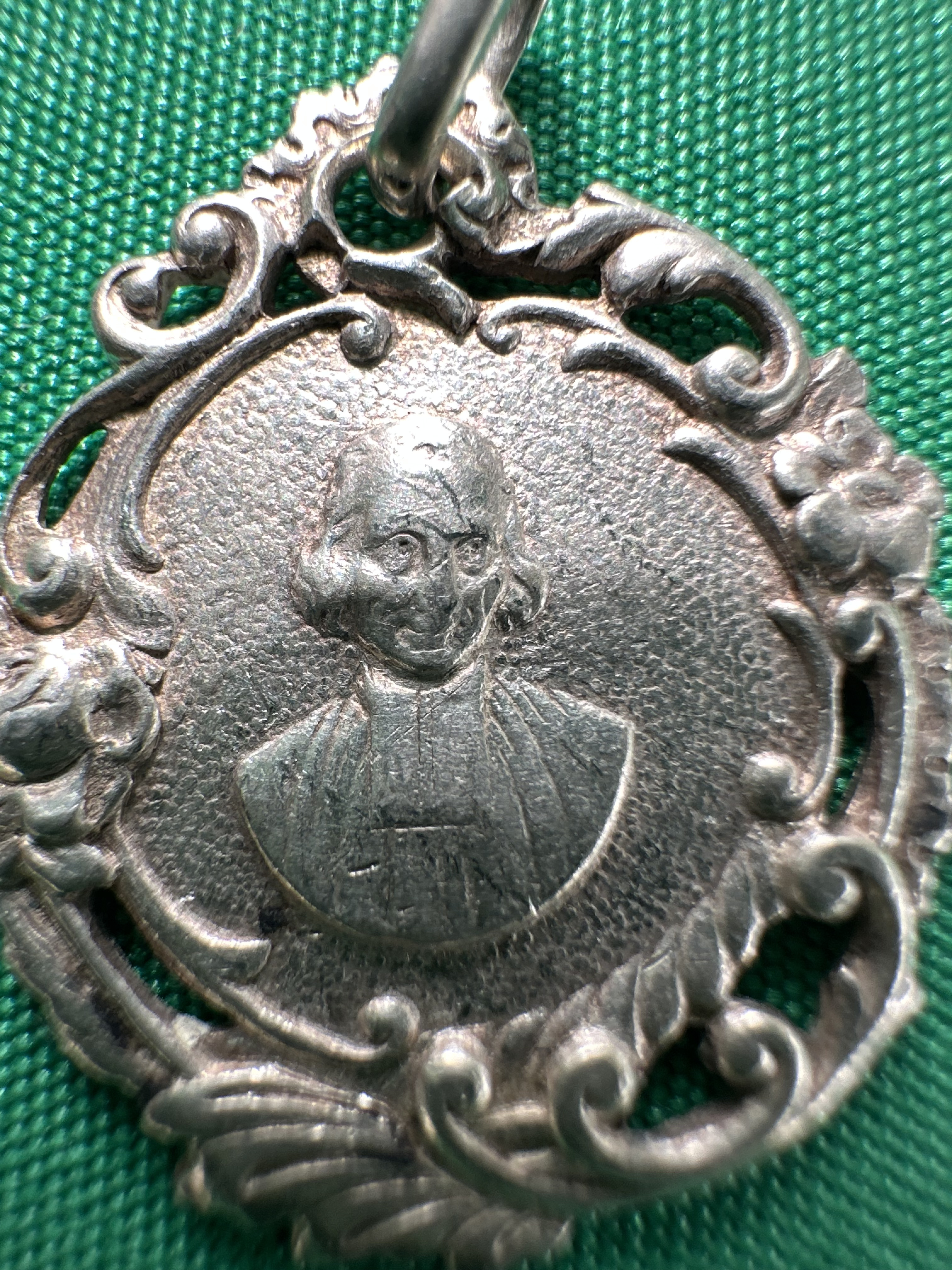 Médaille religieuse ancienne
