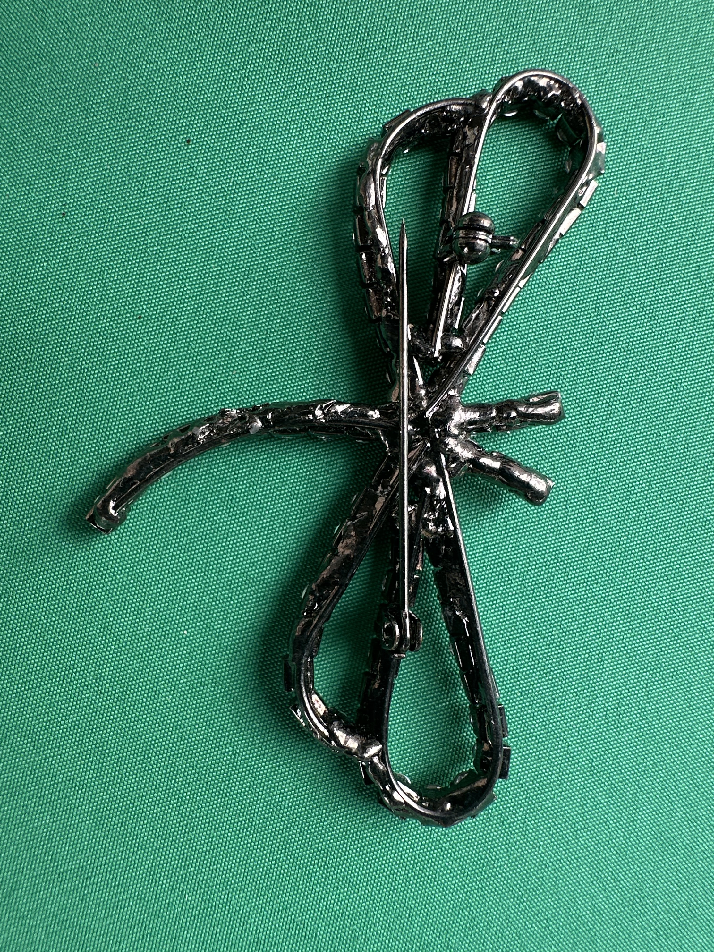 Broche Libellule en Strass