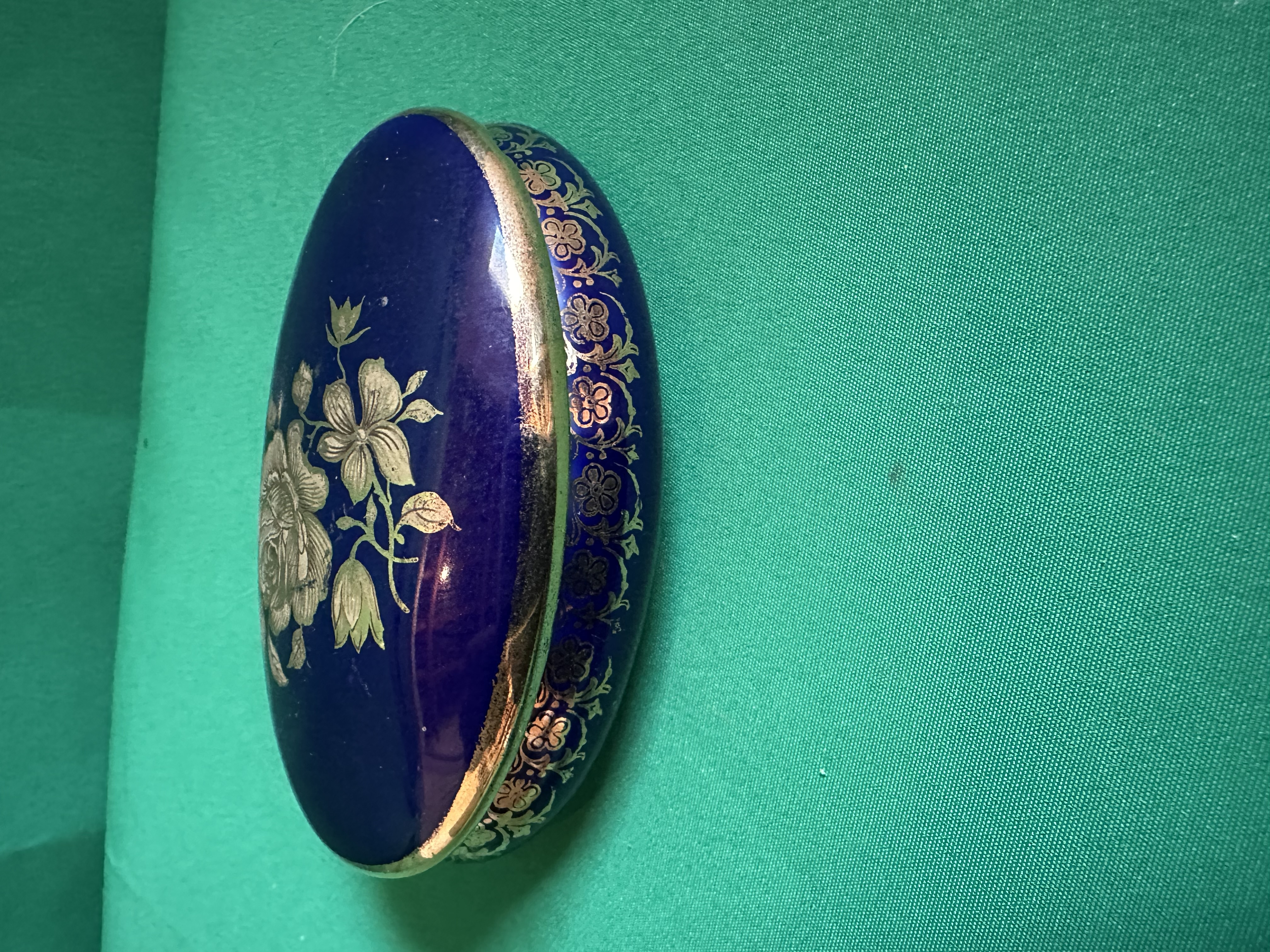 Boîte à bijoux émaillée