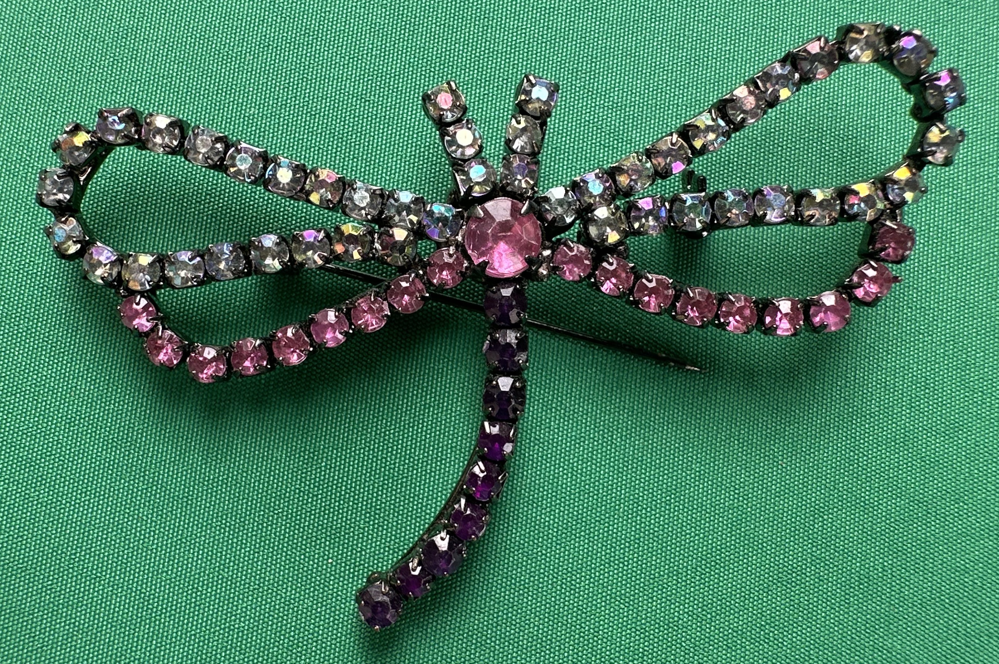 Broche Libellule en Strass