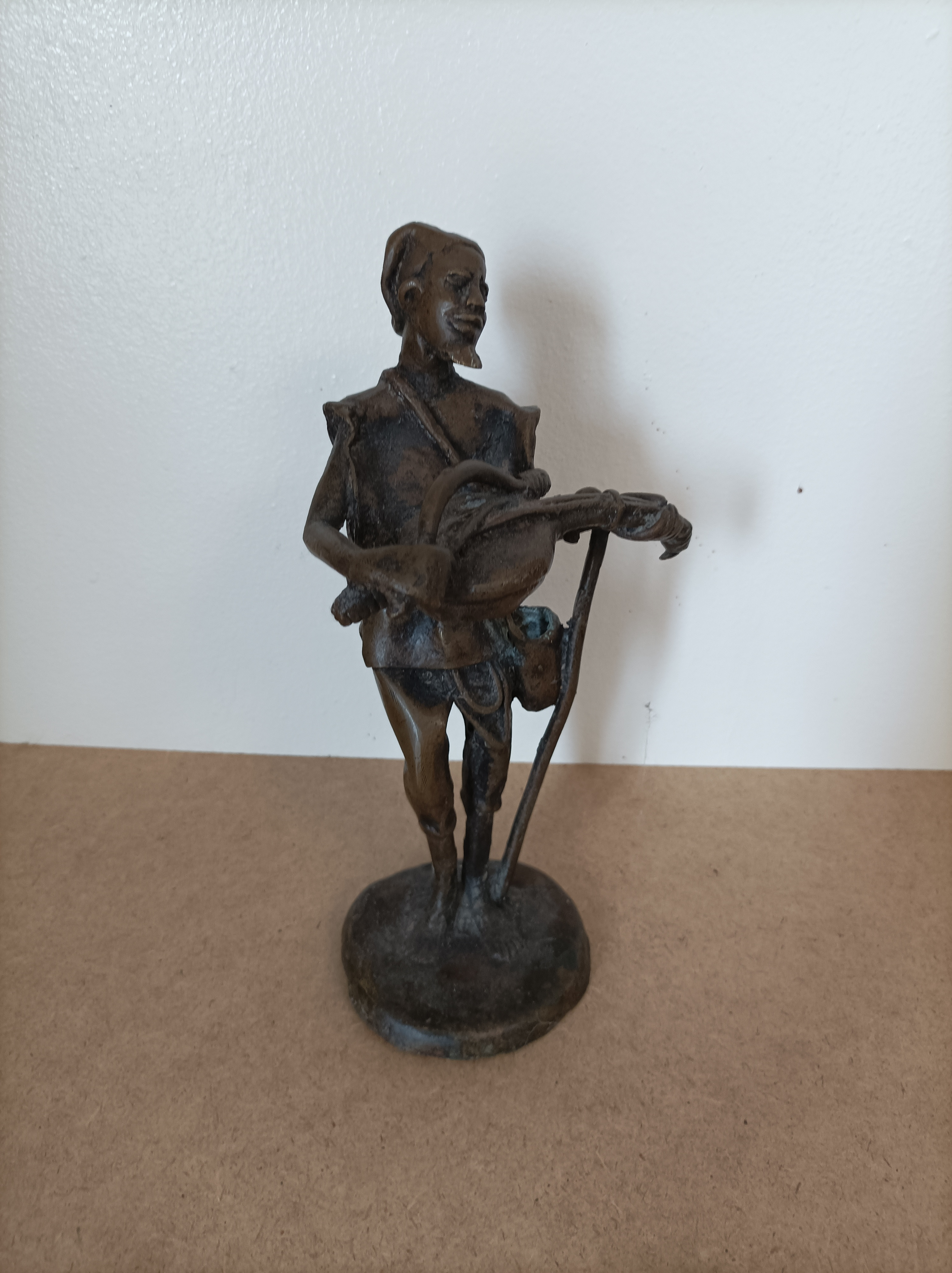Statue de joueur de banjo