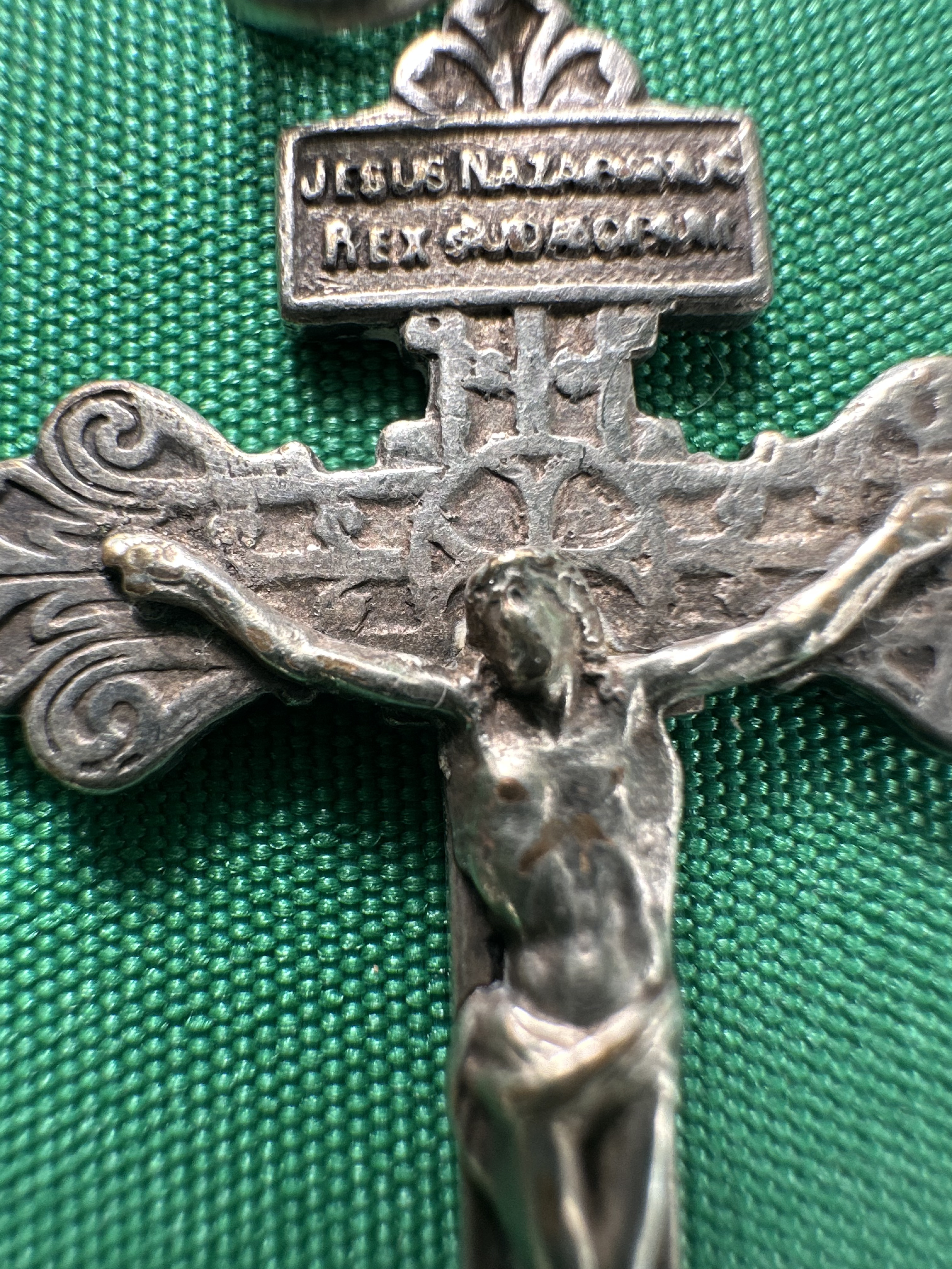 Croix en métal Jésus INRI