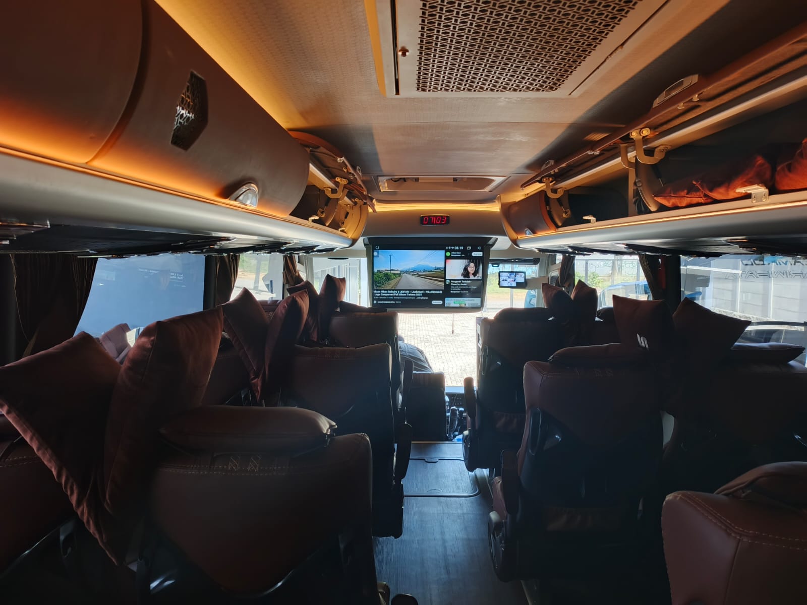 Sewa Big Bus Pariwisata Mercedes-Benz Jetbus 5 Air Suspensi