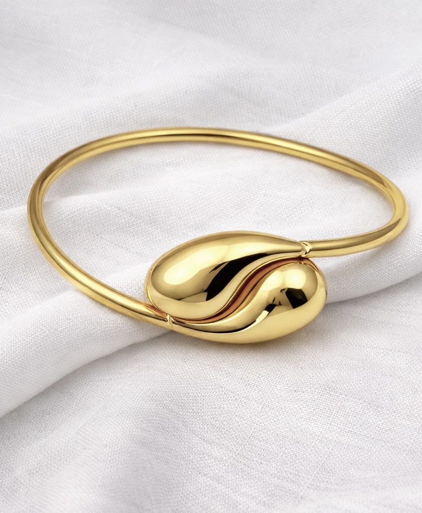 Elegant Gold-Plated Bracelet