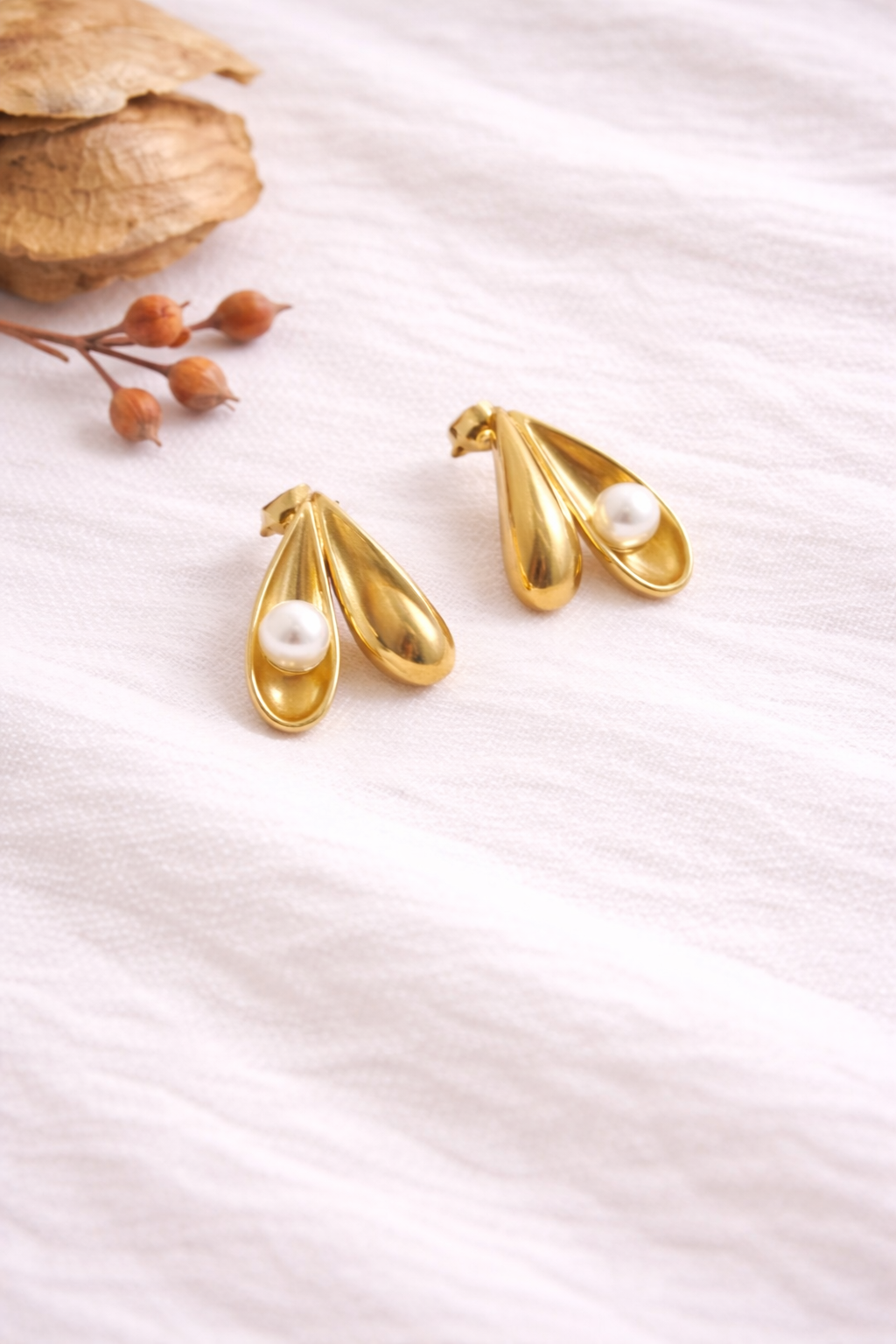 Elegant Gold Drop Pearl Earrings